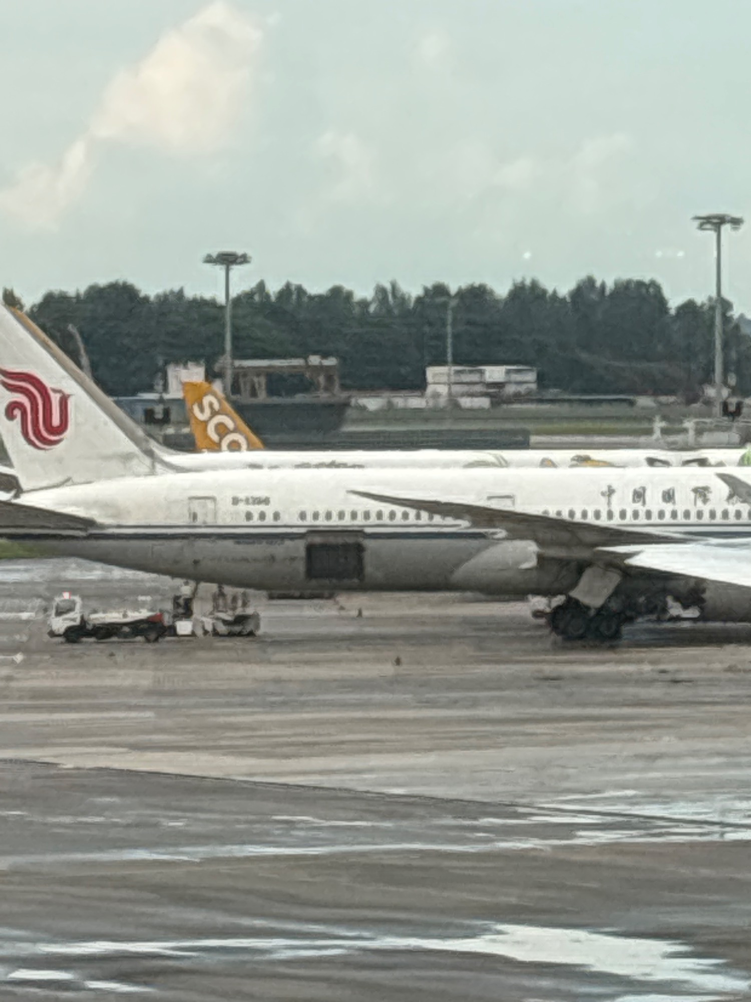 Air China B-1368 at WSSS by KKNNKJ
