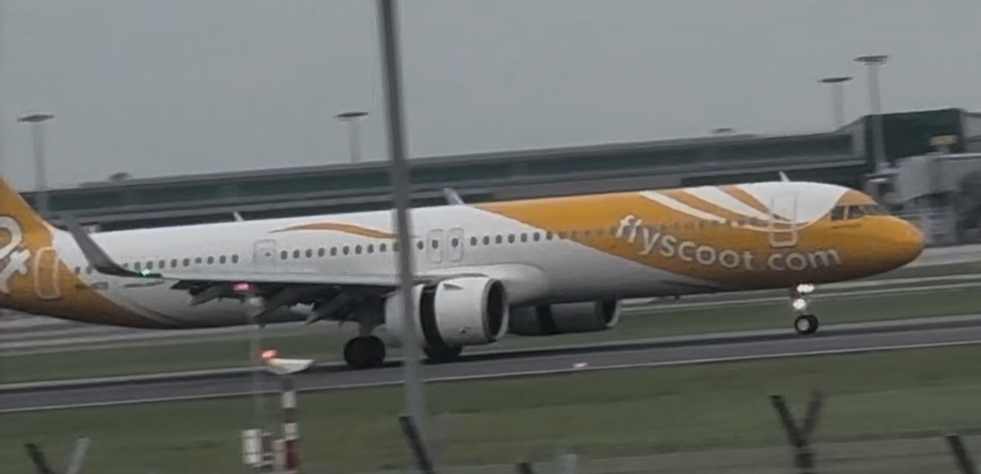 Scoot 9V-NCB at WSSS by KKNNKJ