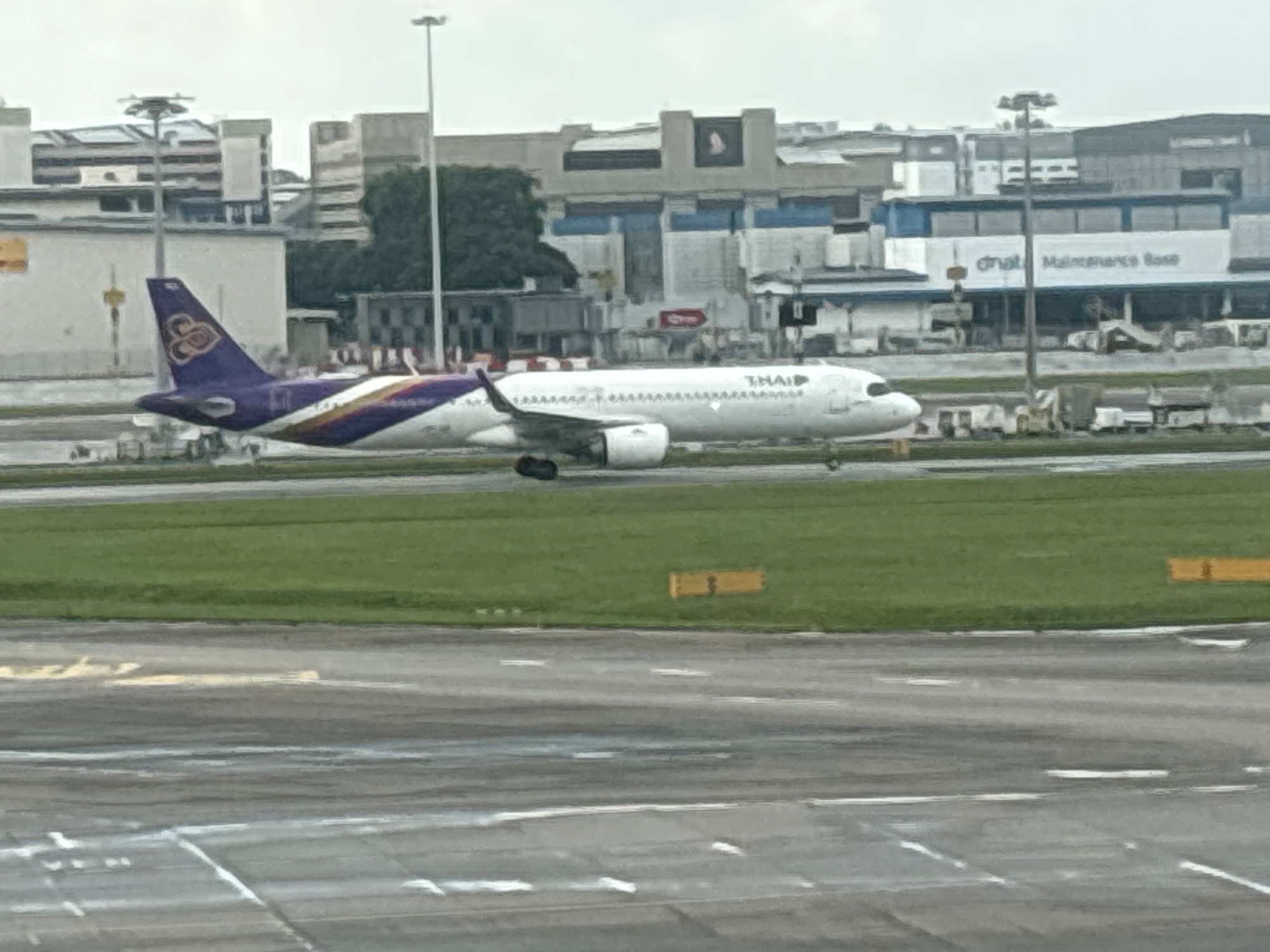 Thai Airways HS-TOB at WSSS by KKNNKJ