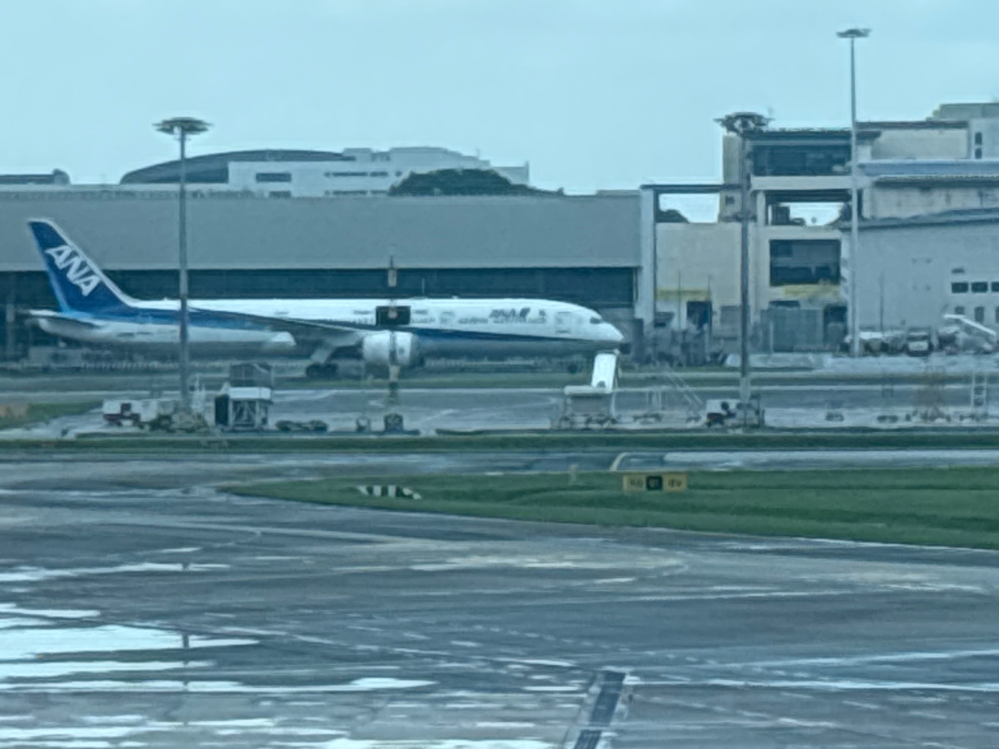 ANA All Nippon Airways JA898A at WSSS by KKNNKJ