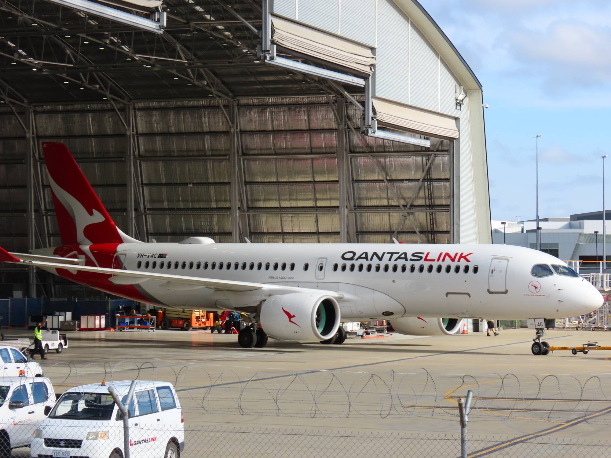 QantasLink VH-X4C at YSCB by Jacobs_Aviation