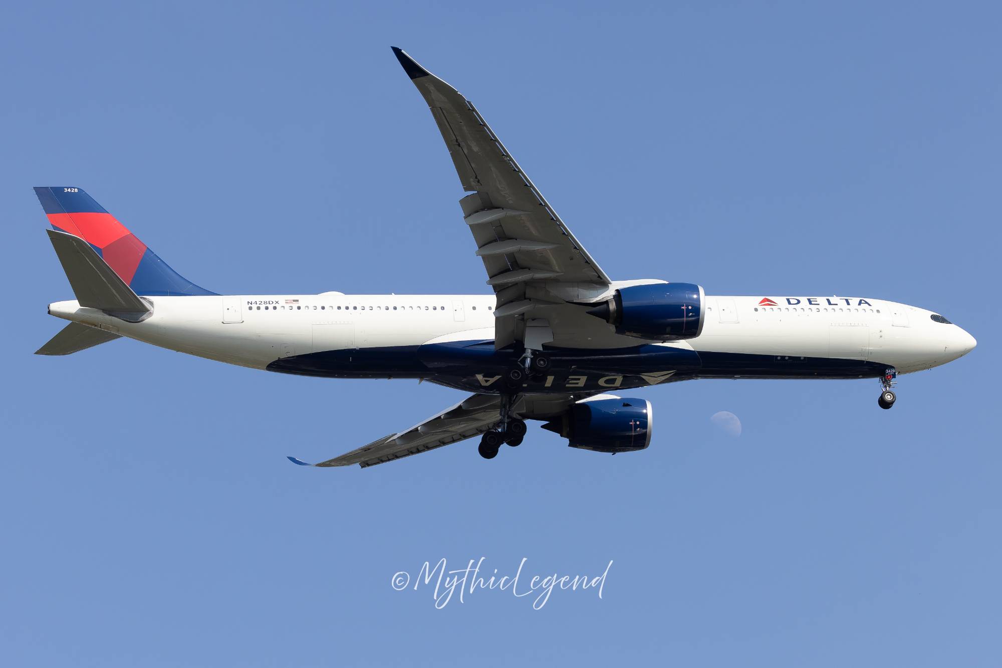 Delta Air Lines N428DX at KJFK by MythicLegend