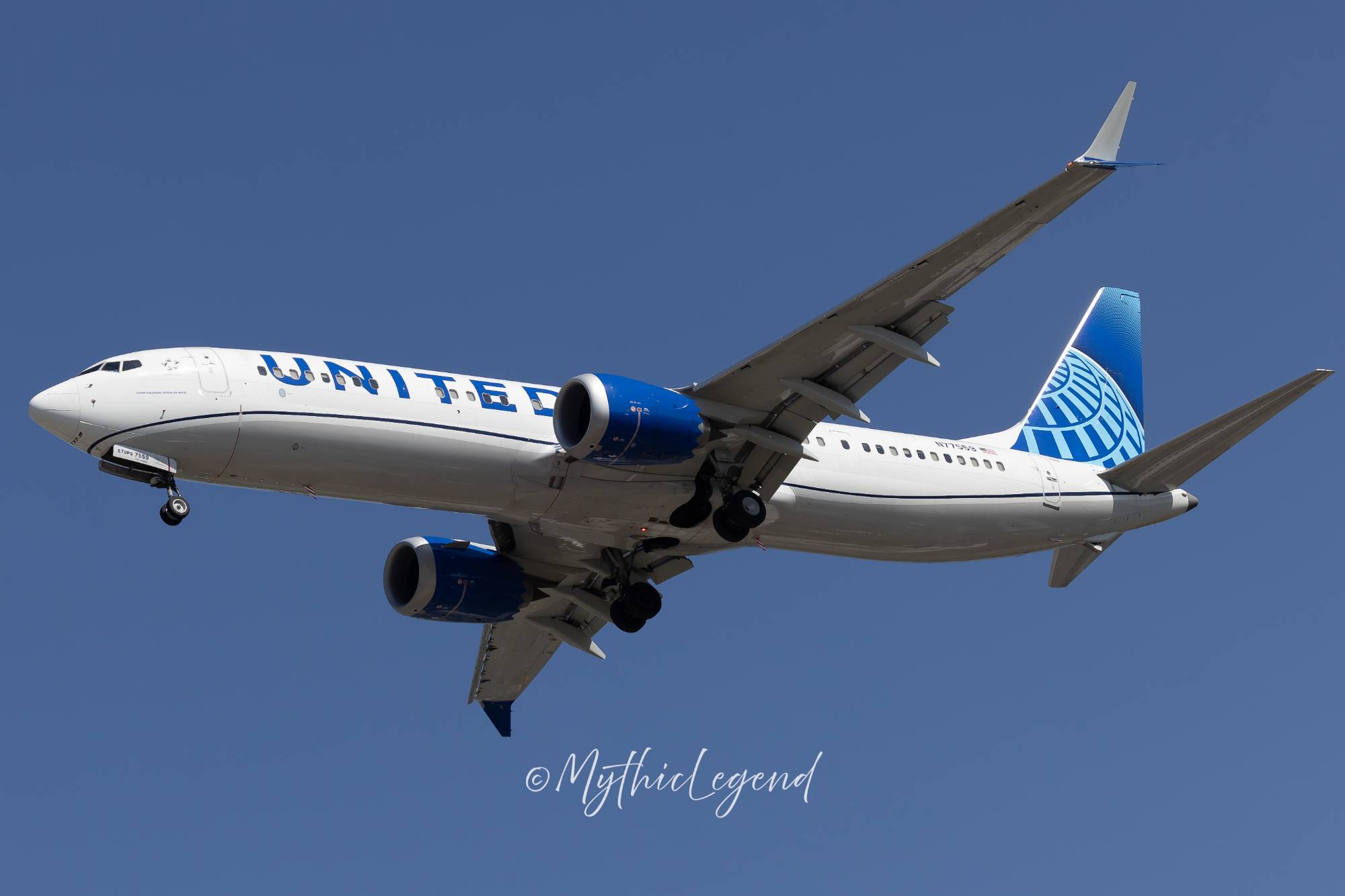 United Airlines N77559 at KEWR by MythicLegend