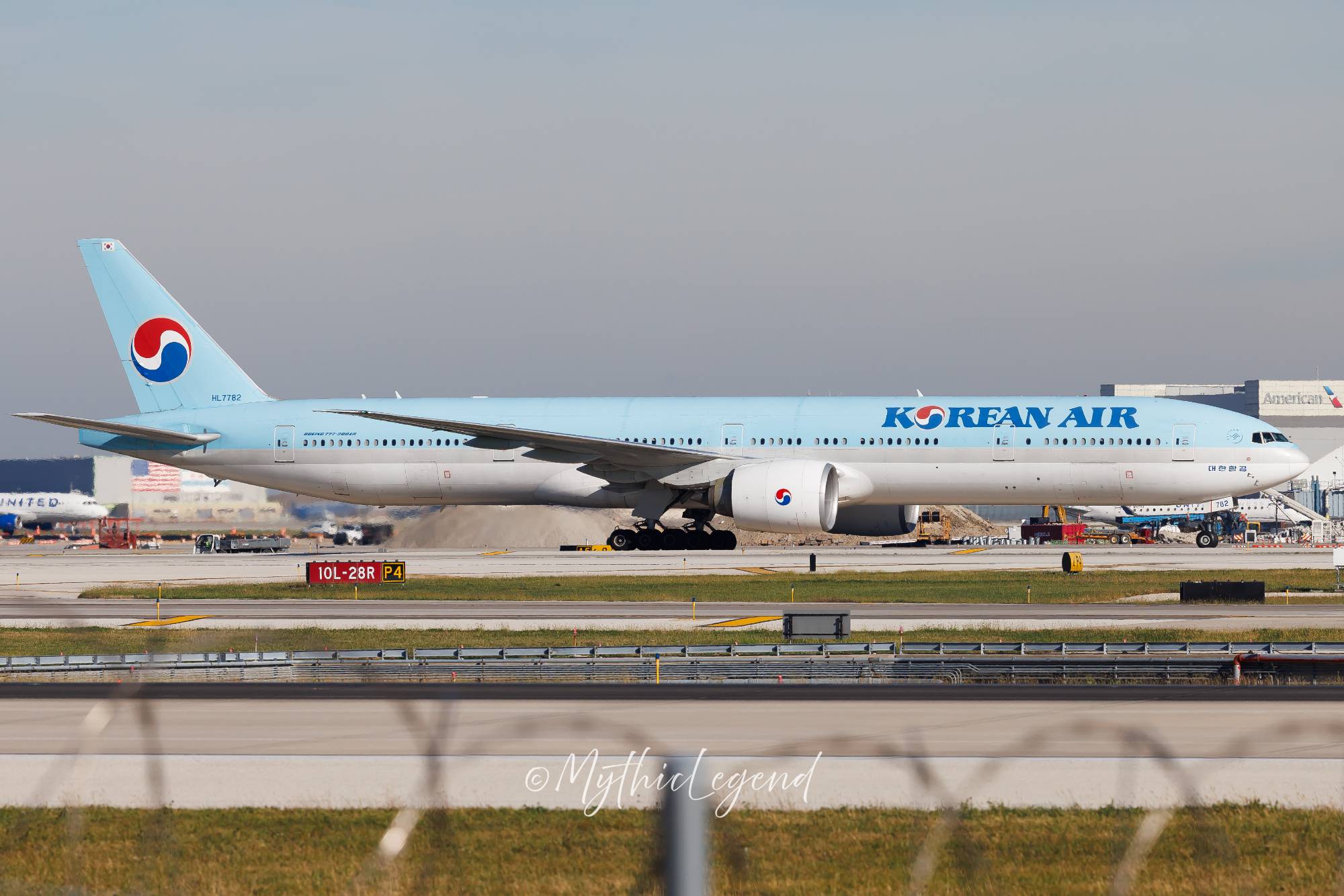 Korean Air HL7782 at KORD by MythicLegend
