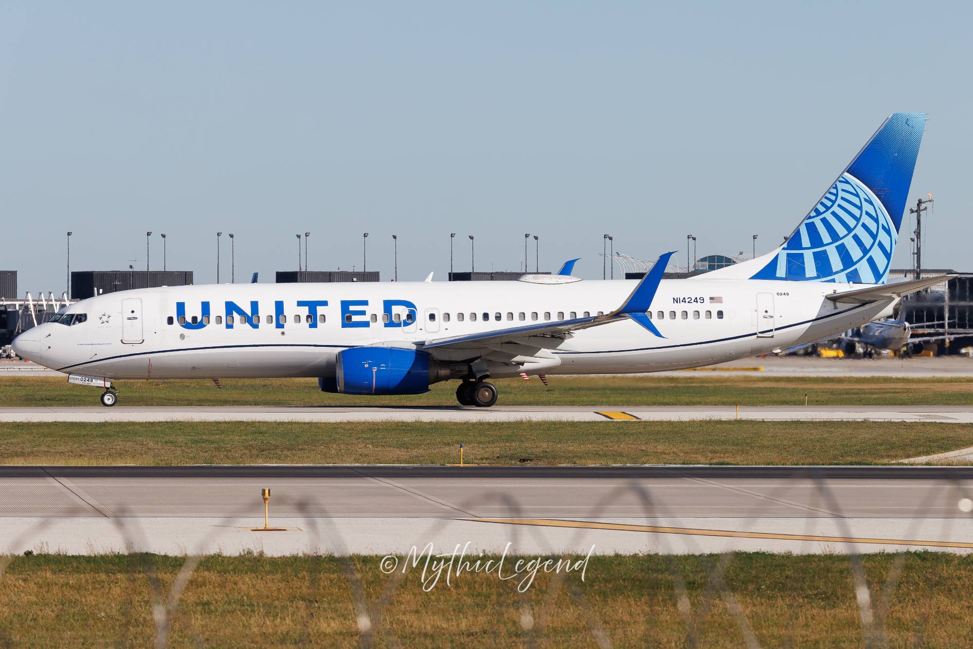 United Airlines N14249 at KORD by MythicLegend