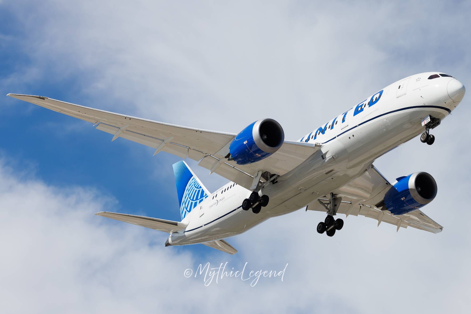 United Airlines N27908 at KORD by MythicLegend