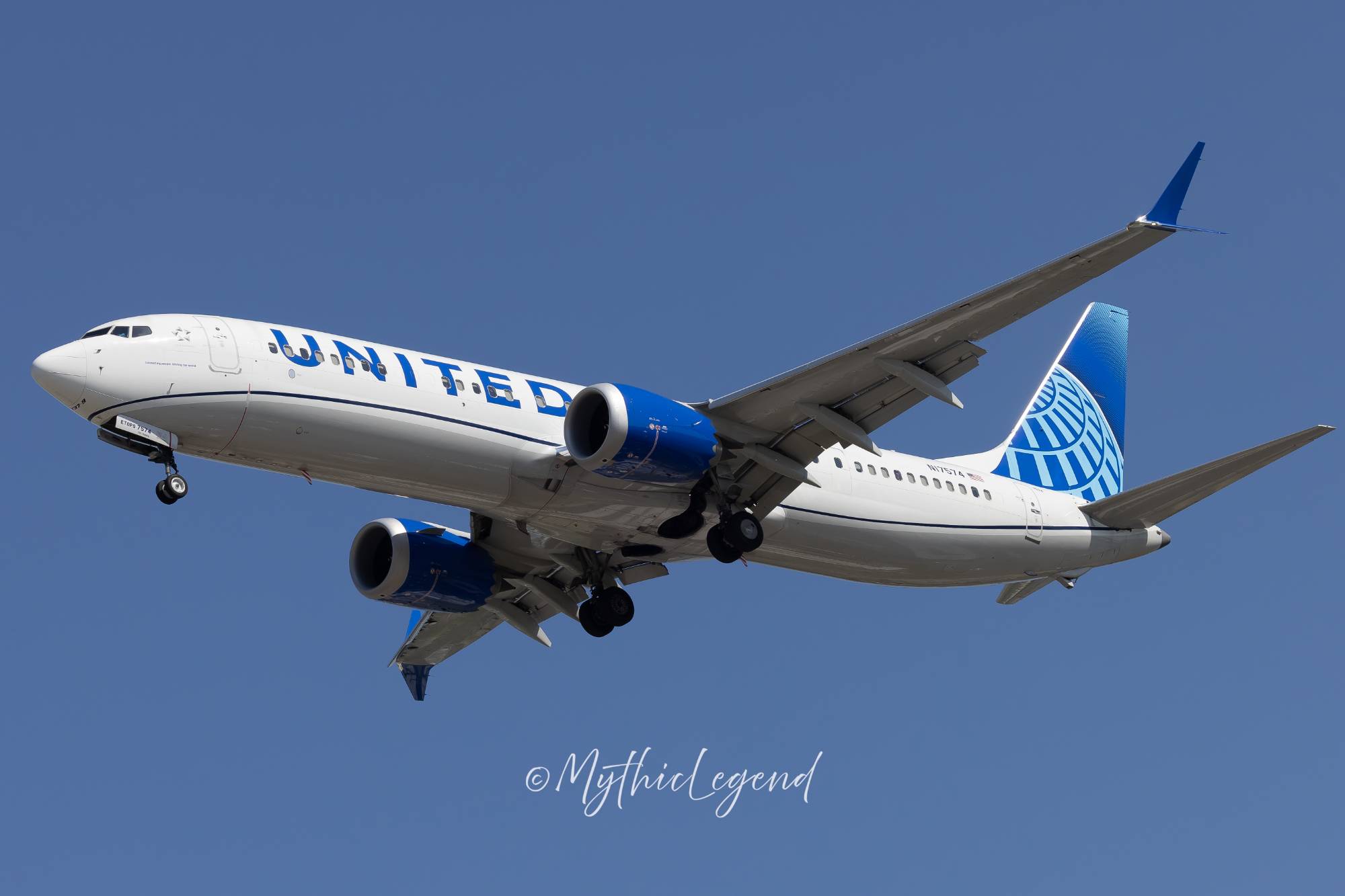 United Airlines N17574 at KEWR by MythicLegend