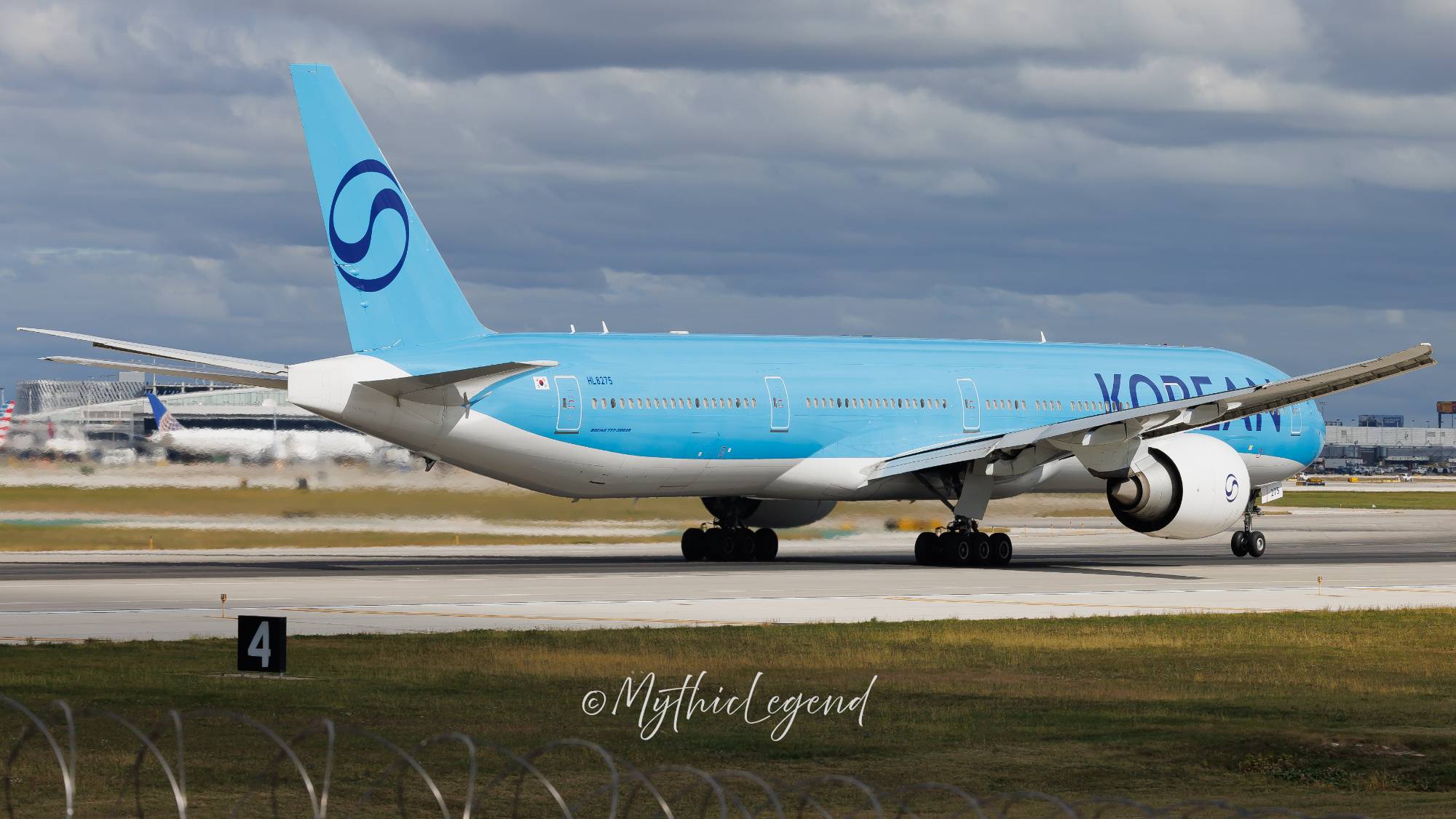 Korean Air HL8275 at KORD by MythicLegend
