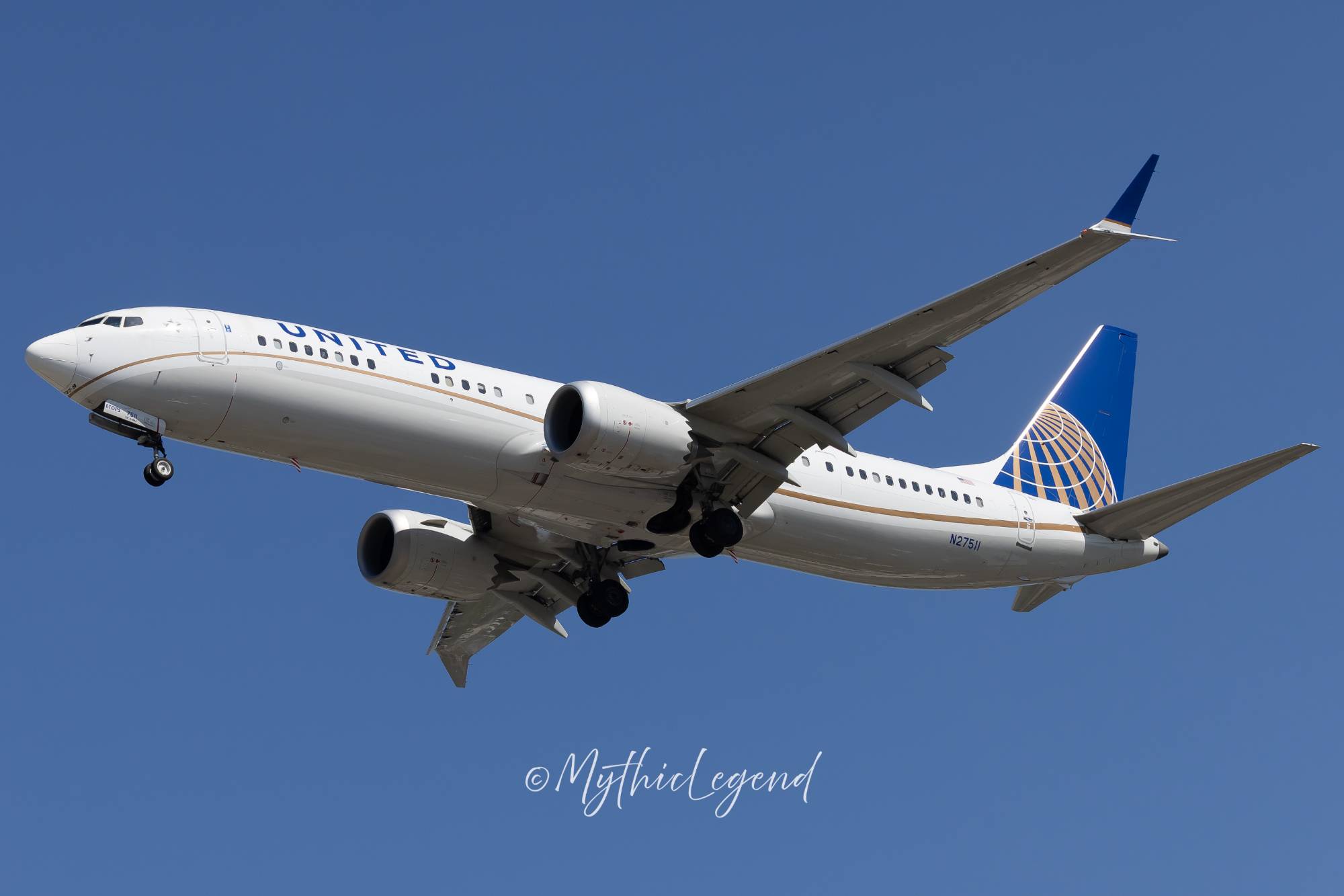 United Airlines N27511 at KEWR by MythicLegend