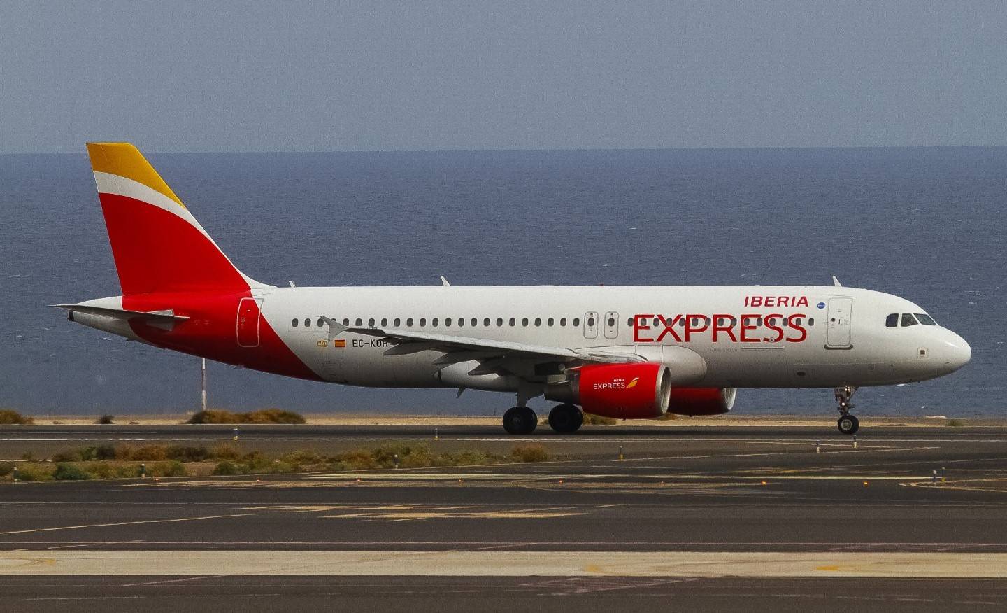 Iberia Express EC-KOH at GCFV by Jetcob