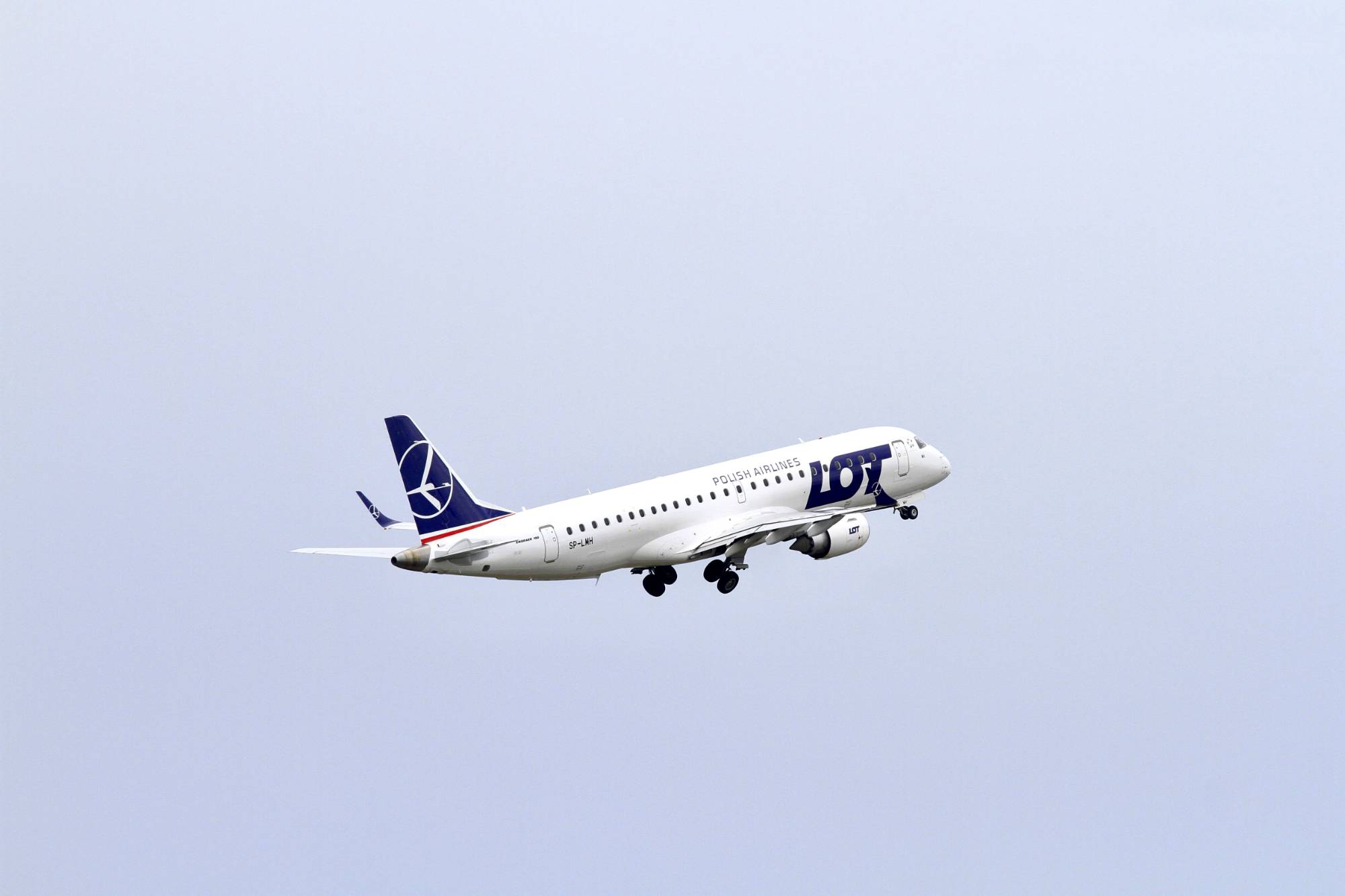 LOT SP-LMH at EPWA by Jetcob