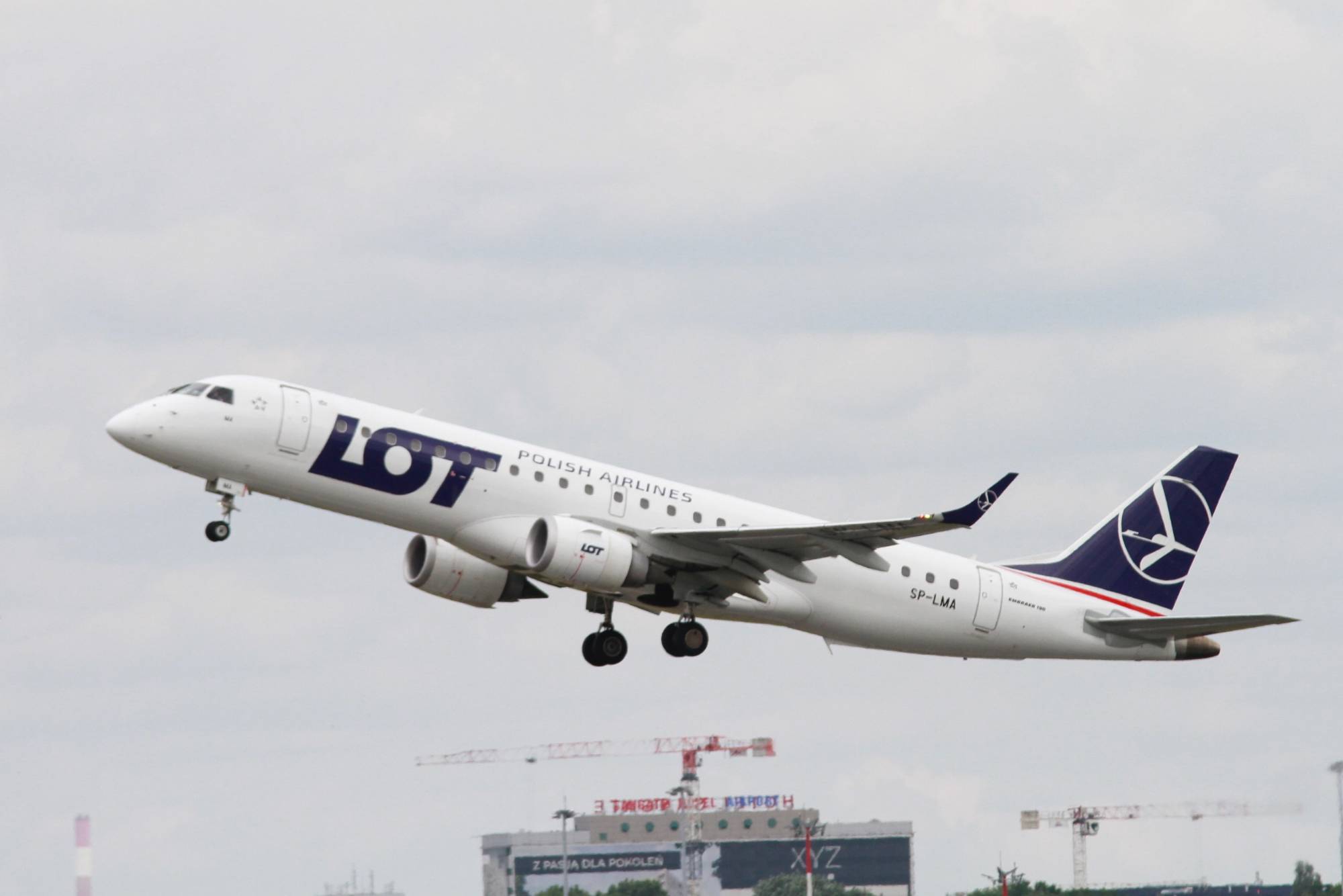 LOT SP-LMA at EPWA by Jetcob