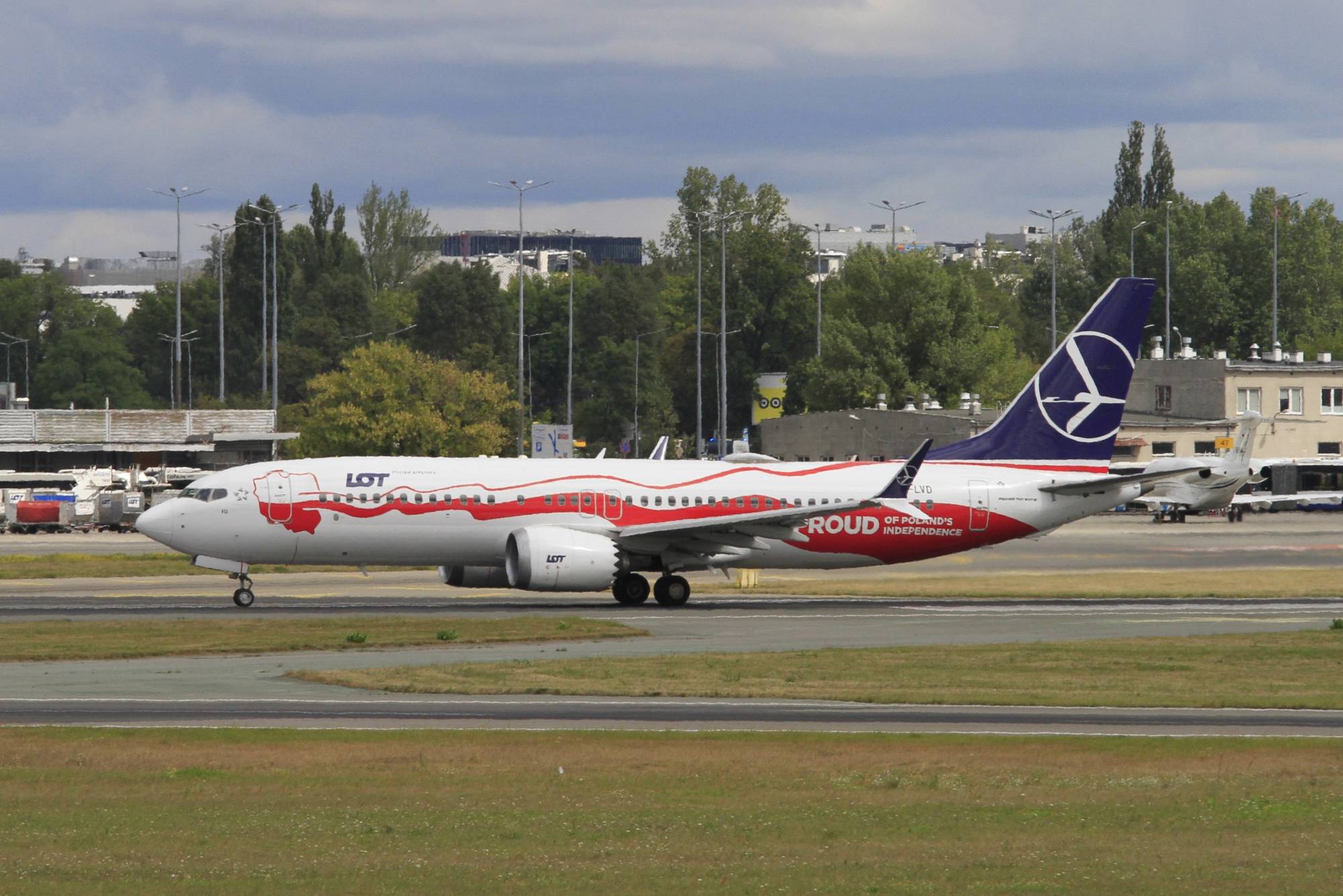 LOT SP-LVD at EPWA by Jetcob