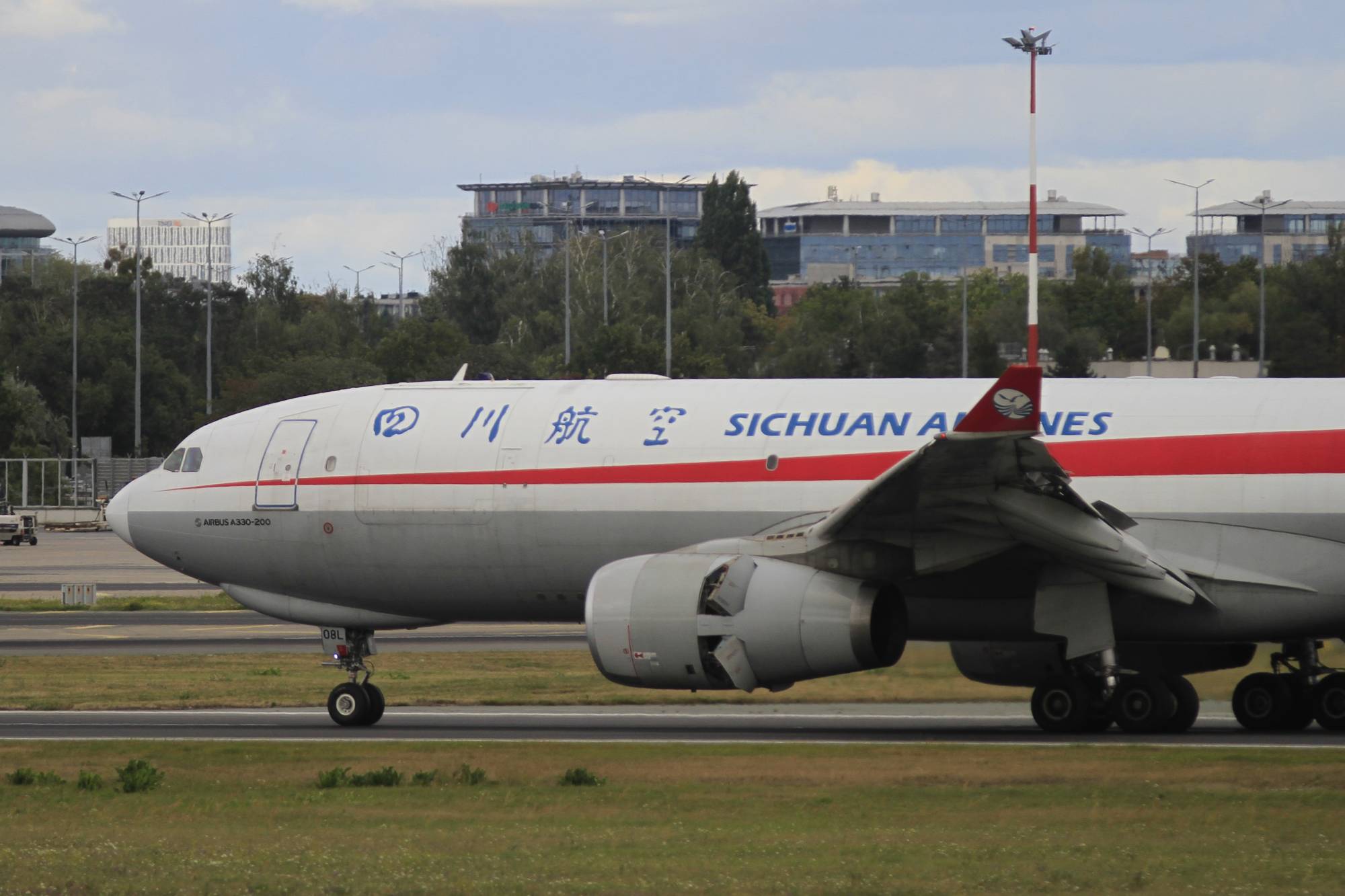 Sichuan Airlines B-308L at EPWA by Jetcob
