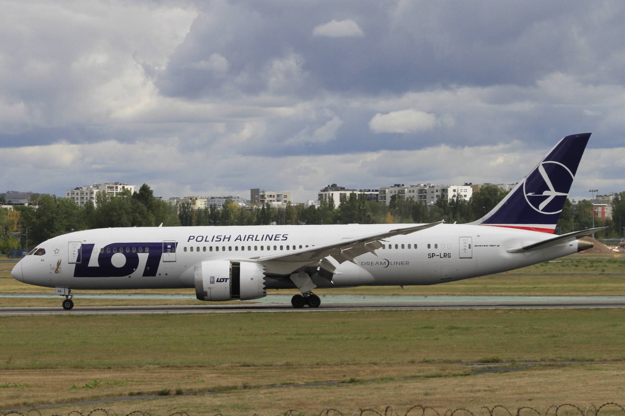 LOT SP-LRG at EPWA by Jetcob
