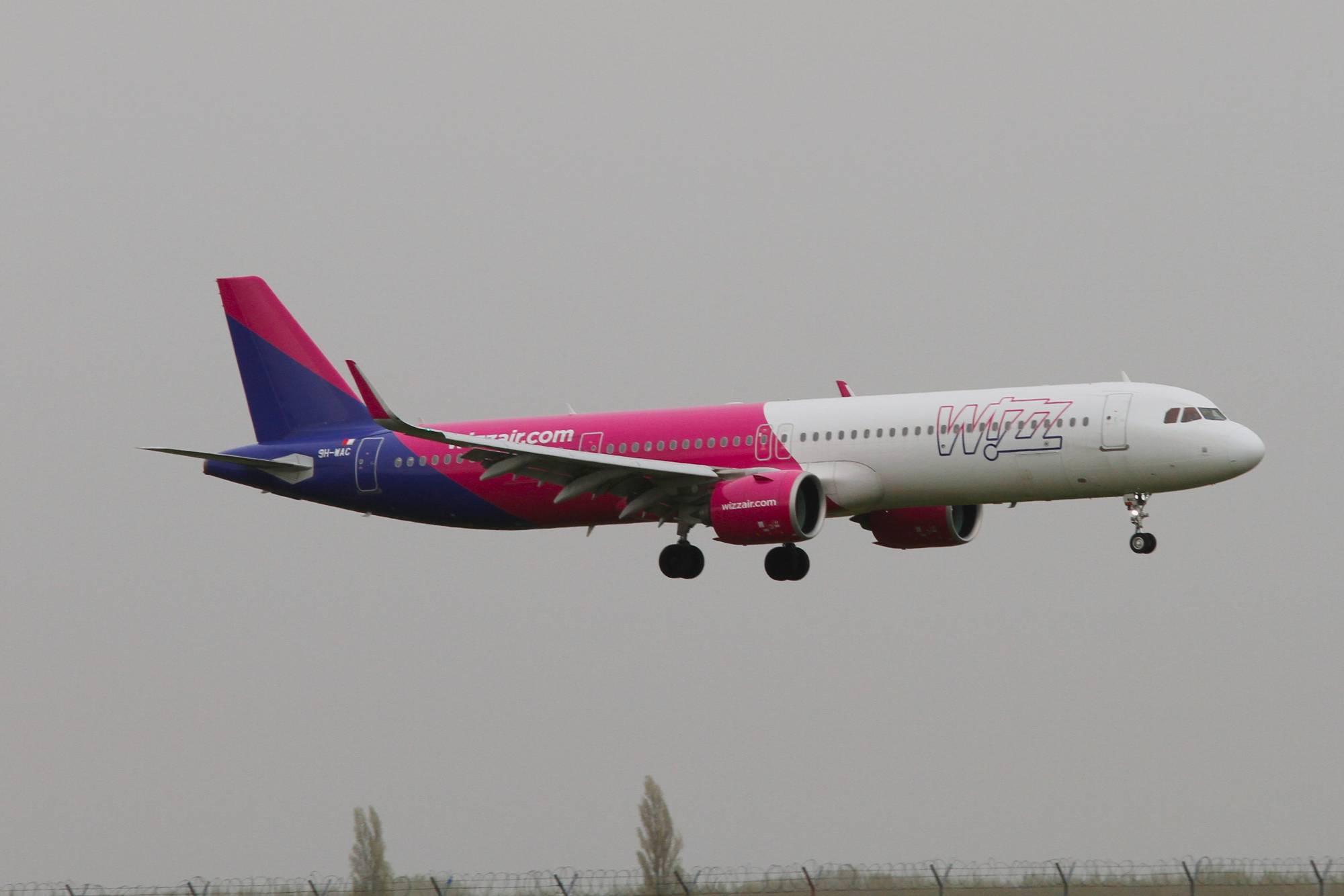WizzAir 9H-WAC at LOWW by Jetcob