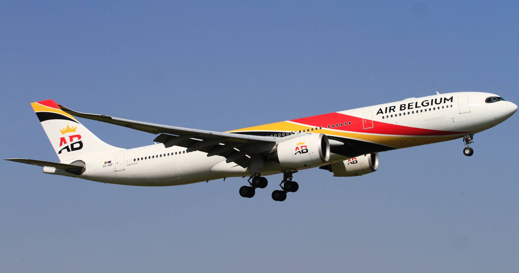 Air Belgium OO-ABF at EPWA by Jetcob