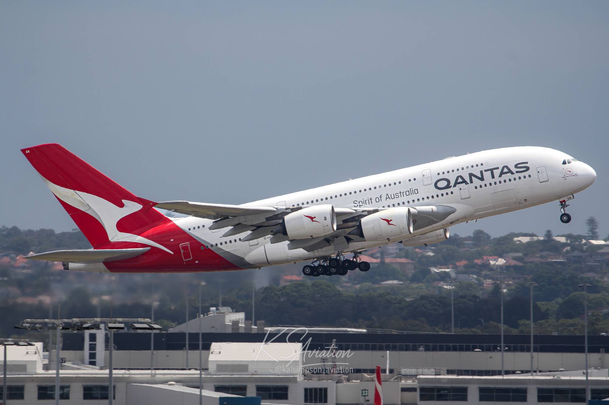 Qantas VH-OQA at YSSY by KaiSimpson