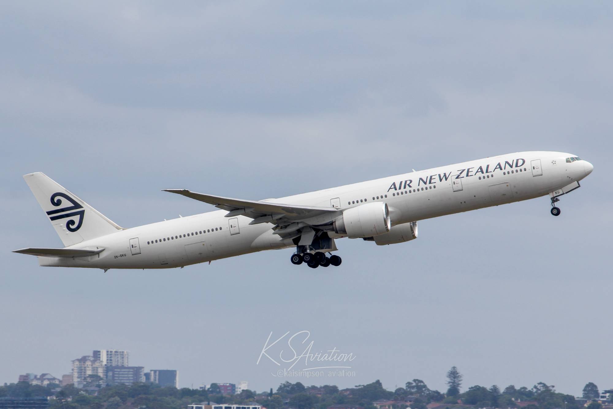 Air New Zealand ZK-OKU at YSSY by KaiSimpson