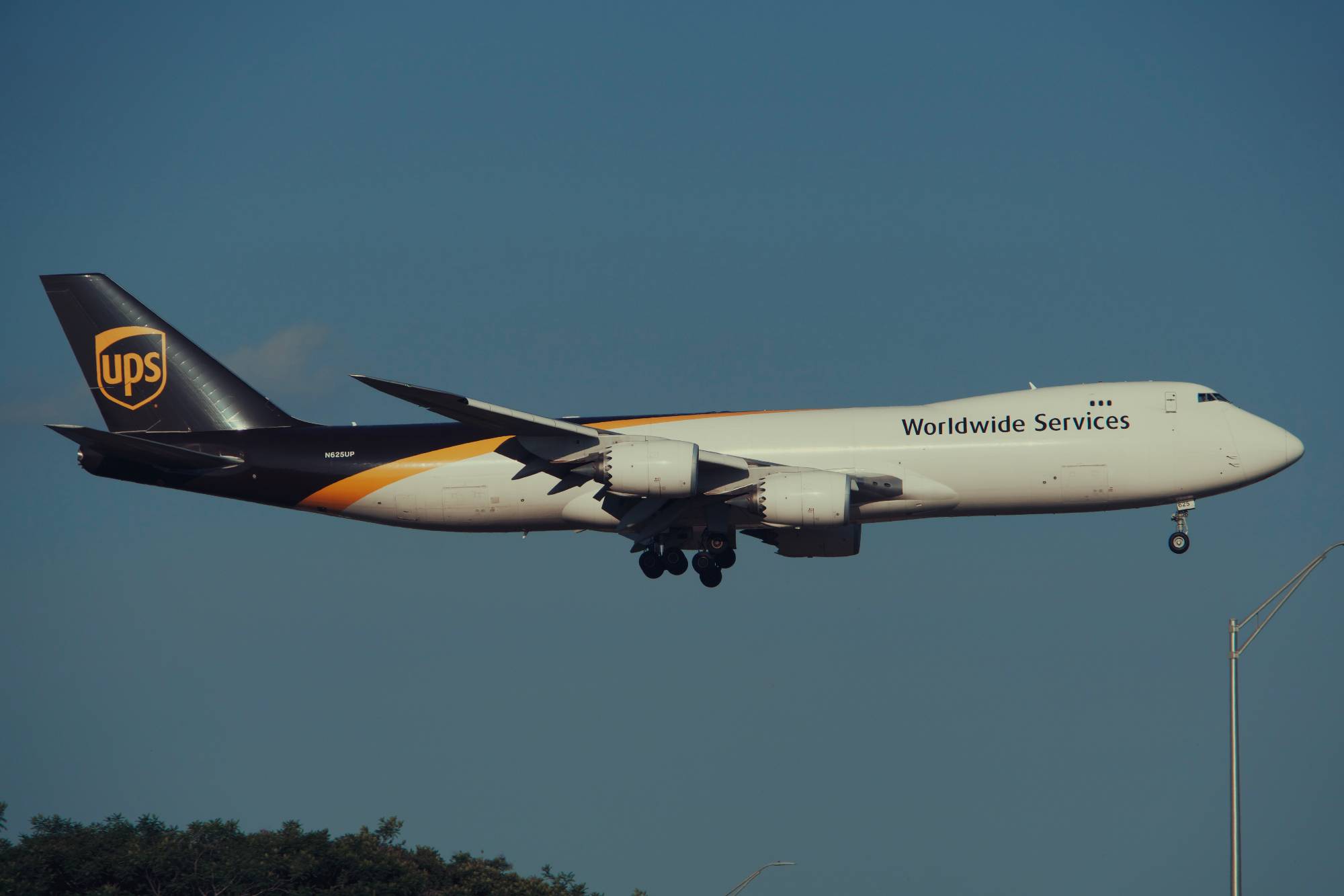 UPS N625UP at KMCO by Kyle757