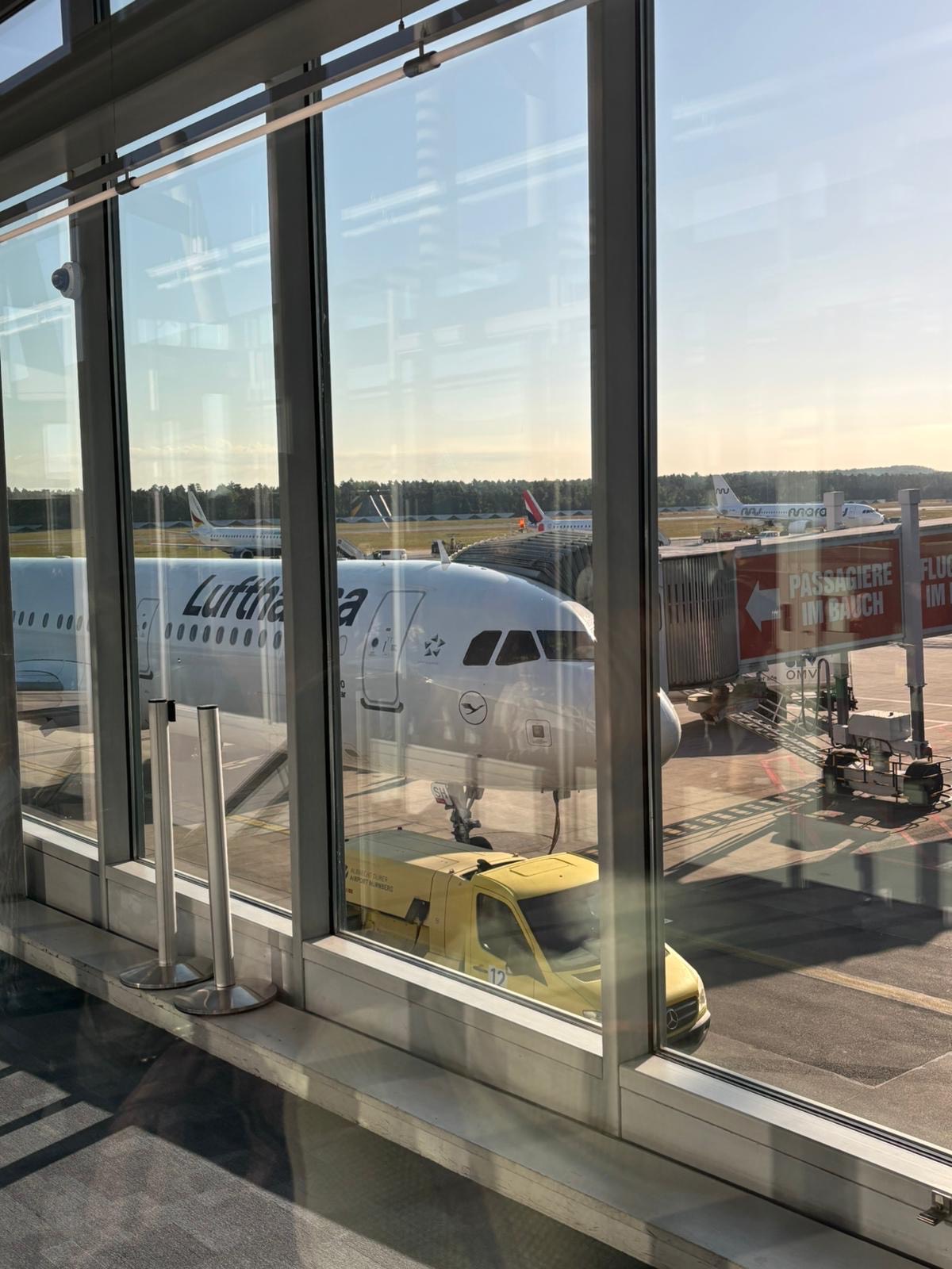 Lufthansa D-AISH at EDDV by jakobharnisch