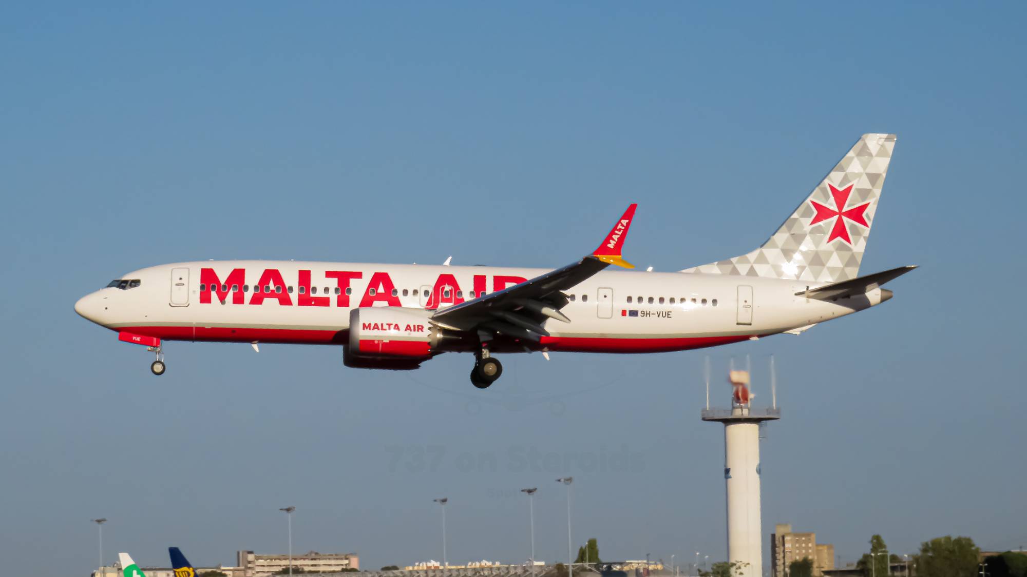 Malta Air 9H-VUE at LPPT by resg233