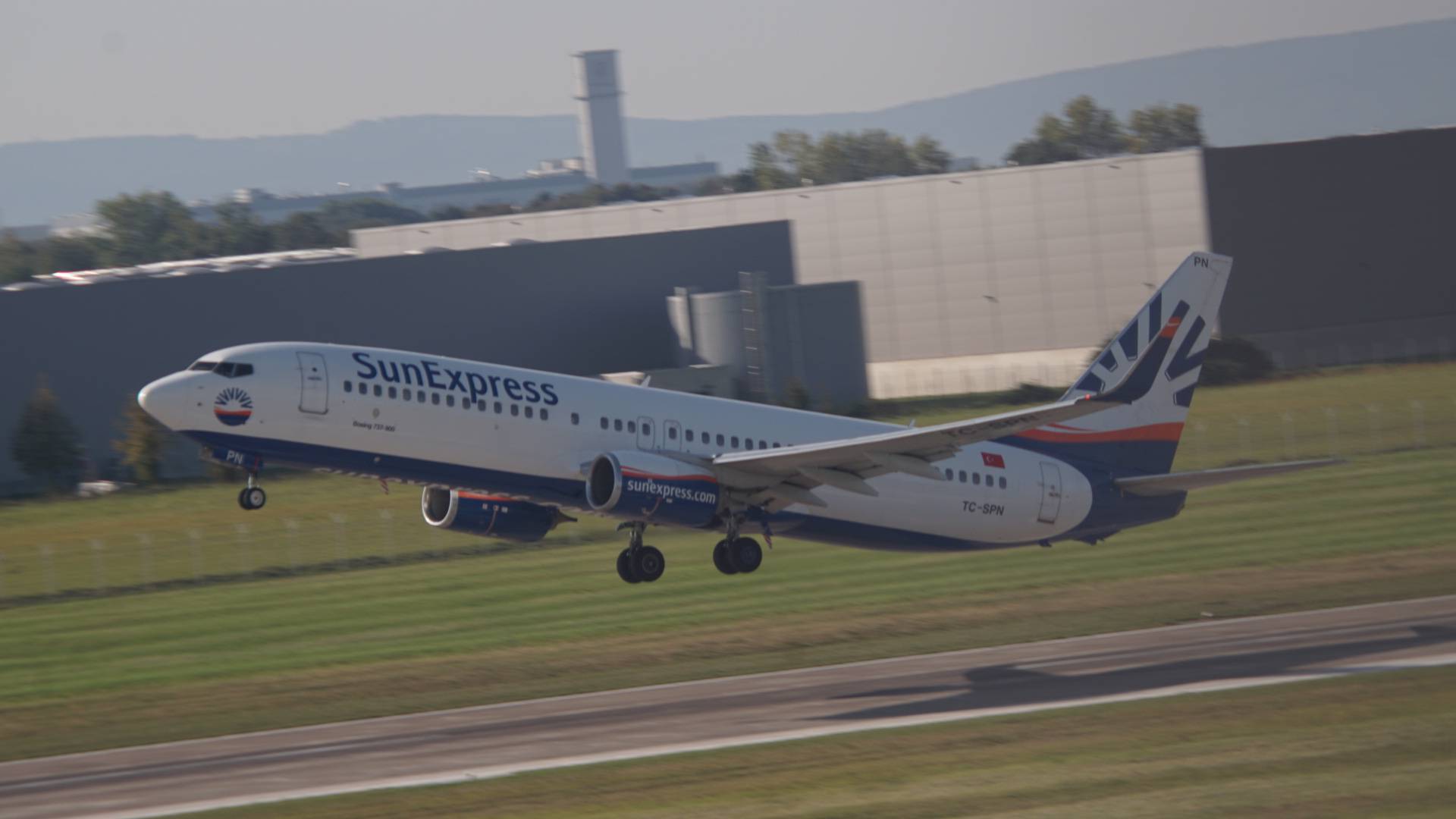 Sunexpress TC-SPN at EDDV by Jompy