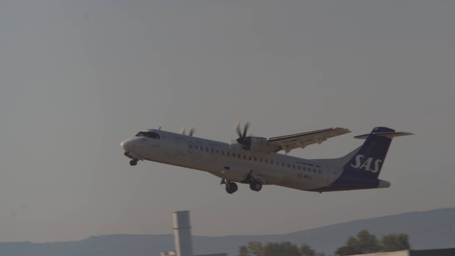SAS SE-MKA at EDDV by Jompy
