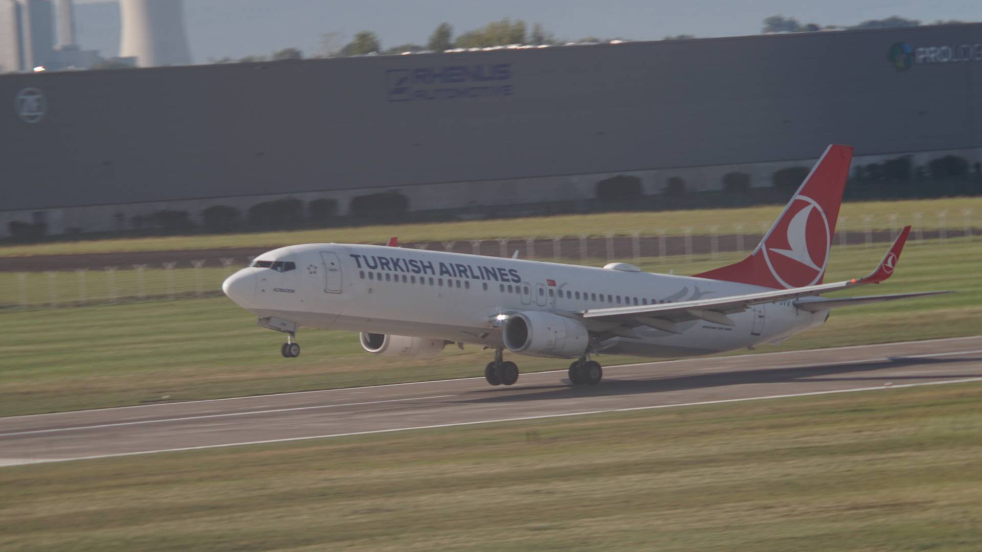 Türkish Airlines TC-JVV at EDDV by Jompy
