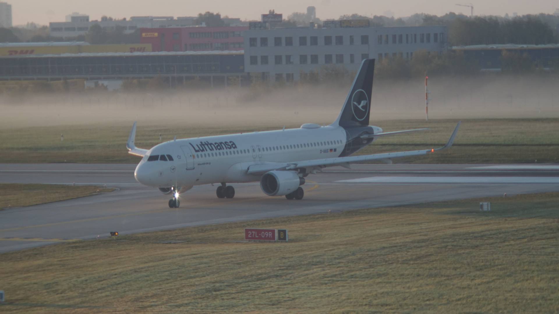 Lufthansa D-AIUG at eddv by Jompy