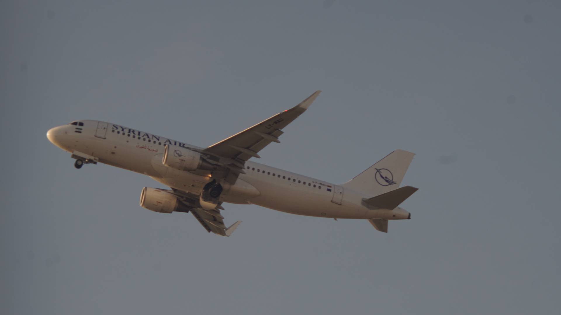 SyrianAir LY-MAU at EDDV by Jompy