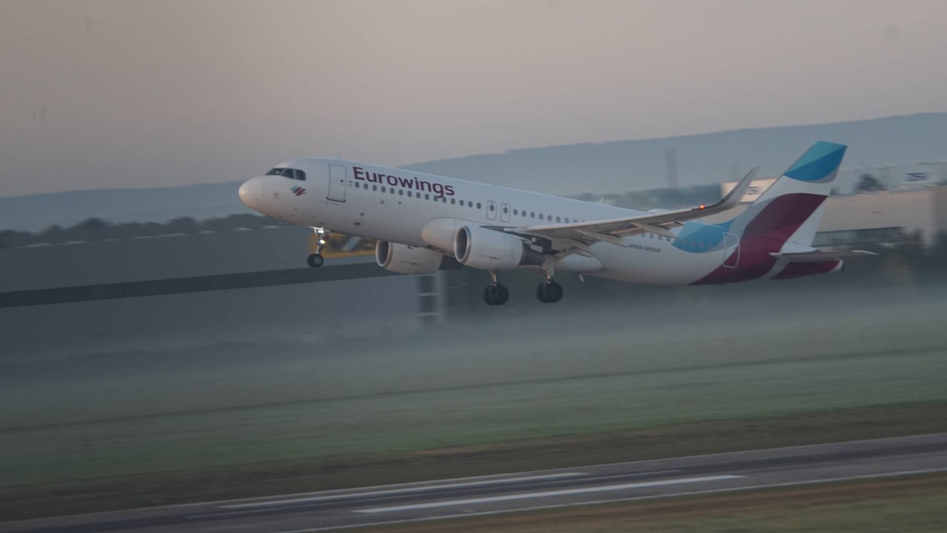 Eurowings 9H-EWE at EDDV by Jompy