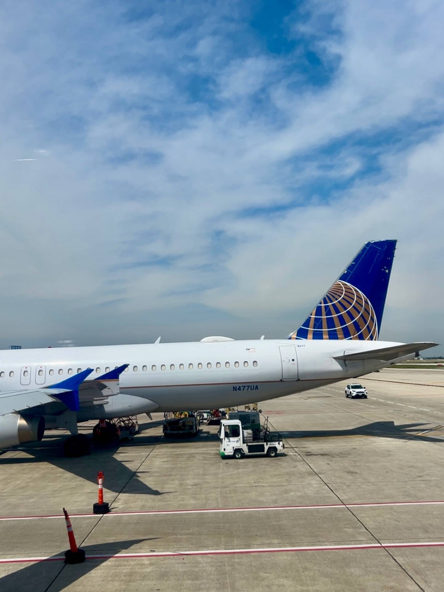 United Airlines N477UA at KORD by tyty_photographs