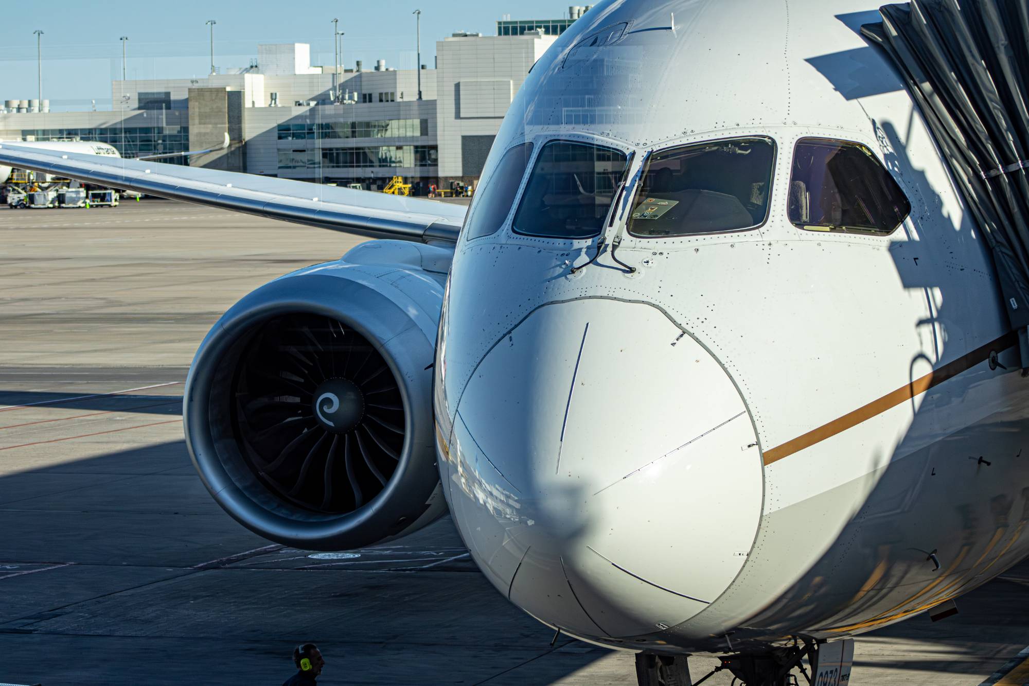 United Airlines N24973 at KDEN by tyty_photographs