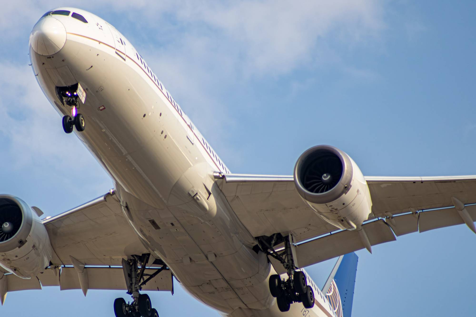 United Airlines N24973 at KDEN by tyty_photographs