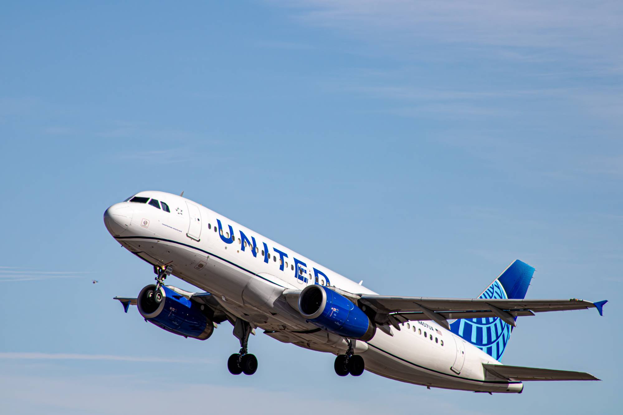 United Airlines N407UA at KDEN by tyty_photographs