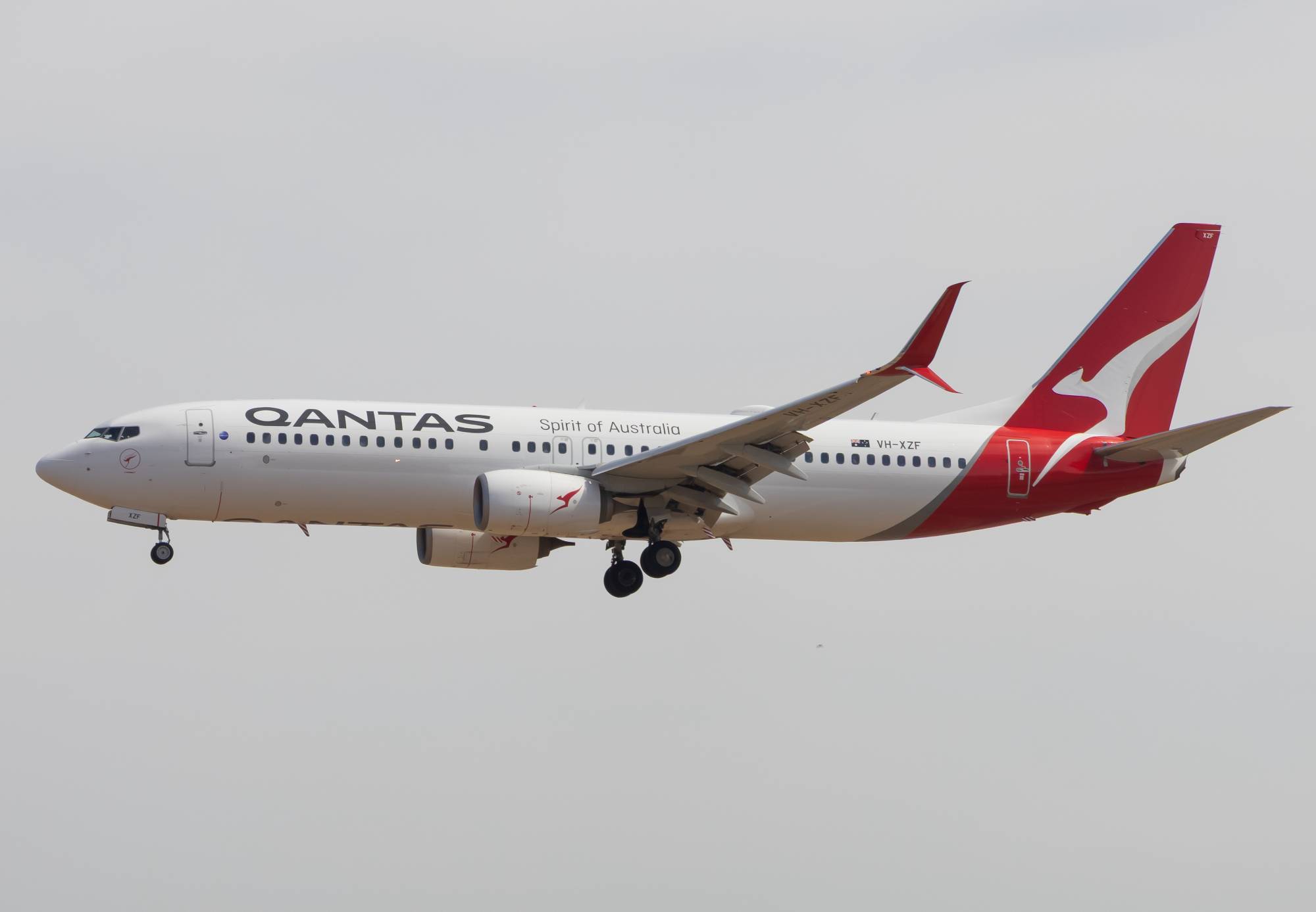 Qantas VH-XZF at ypad by yue