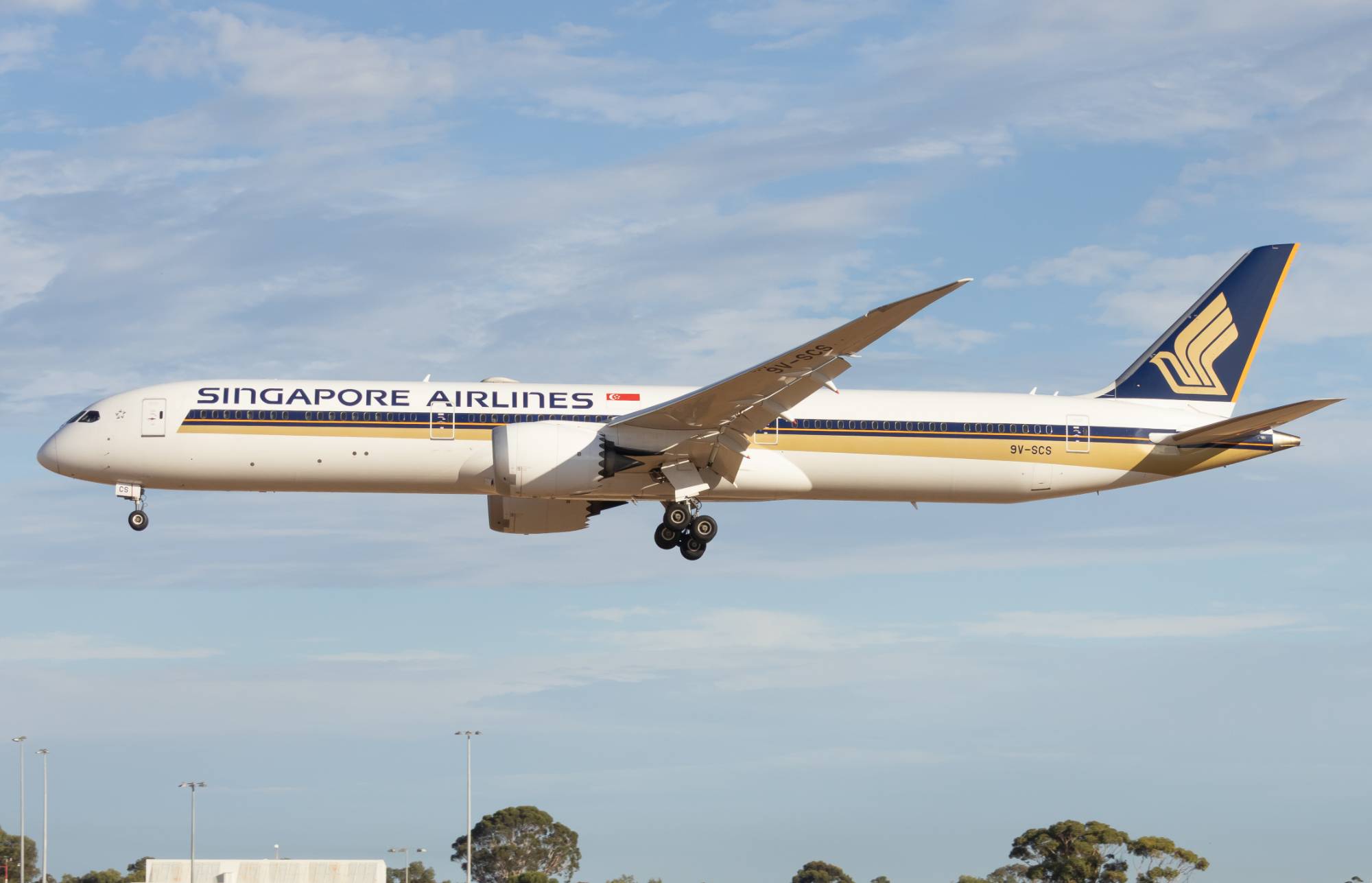 Singapore Airlines 9V-SCS at YPAD by yue