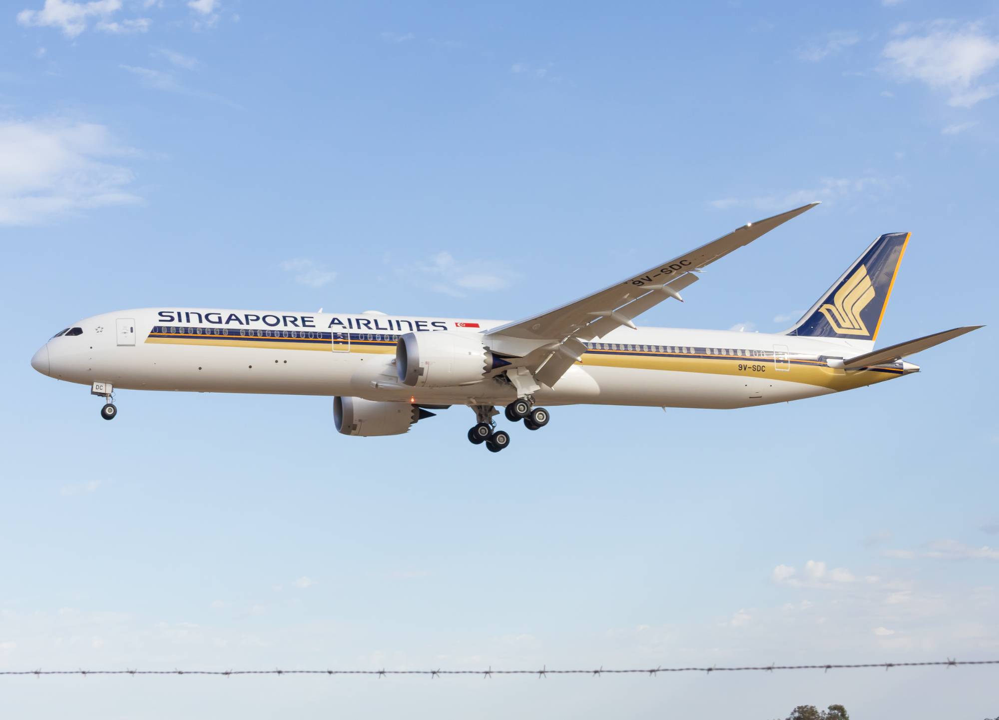 Singapore Airlines 9V-SDC at YPAD by yue