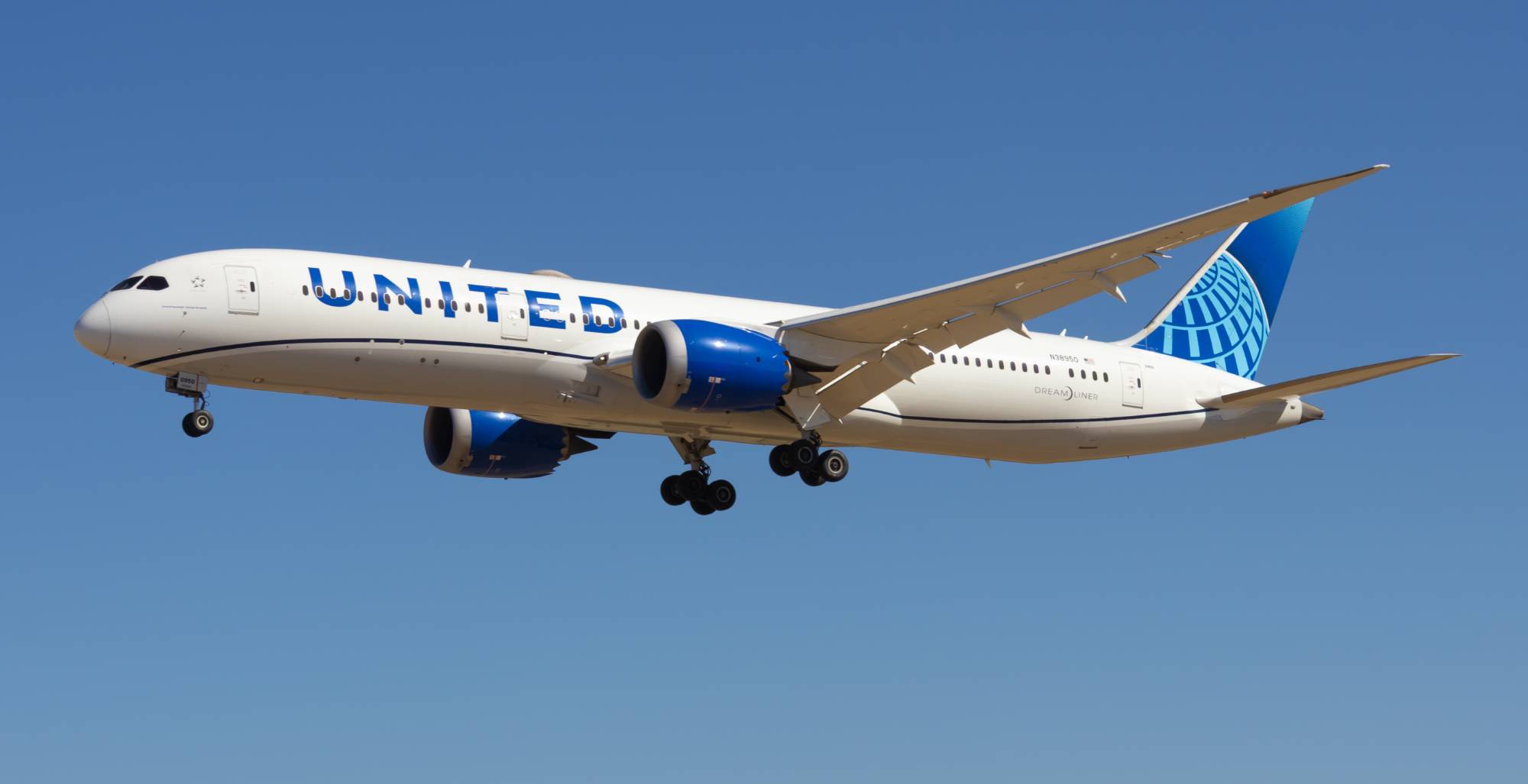 United Airlines N38950 at YPAD by yue