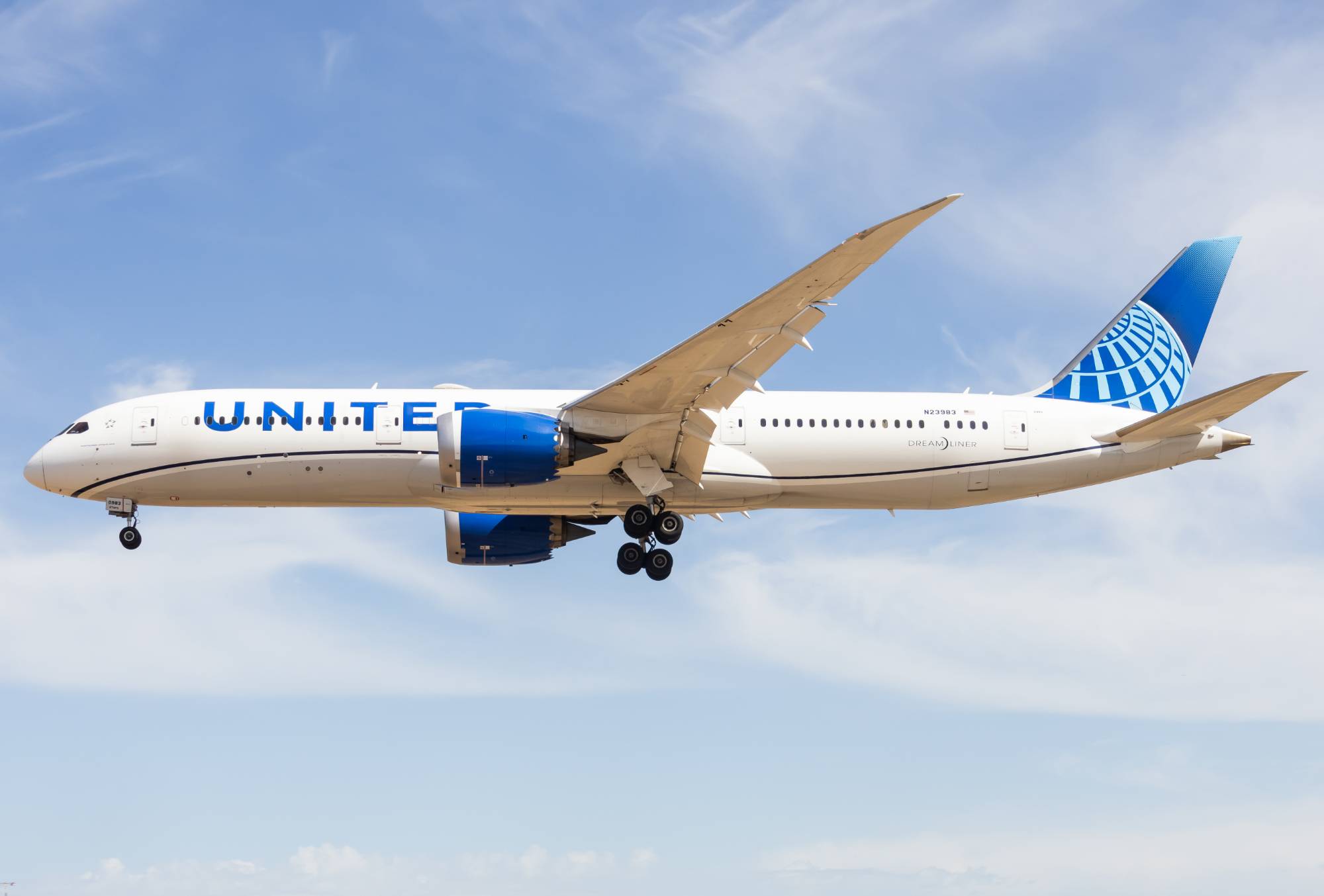 United Airlines N23983 at YPAD by yue