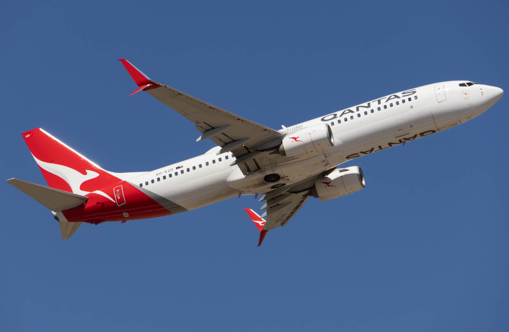 Qantas VH-XZD at YPAD by yue