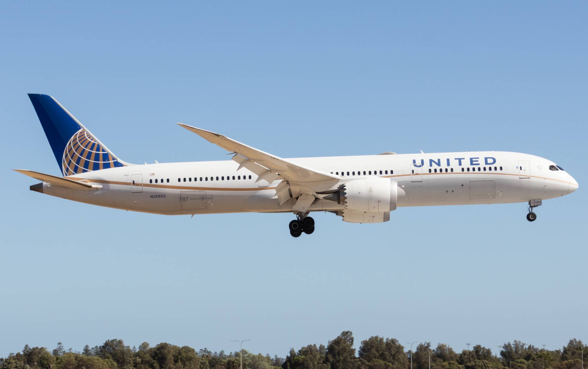 United Airlines N26952 at YPAD by yue