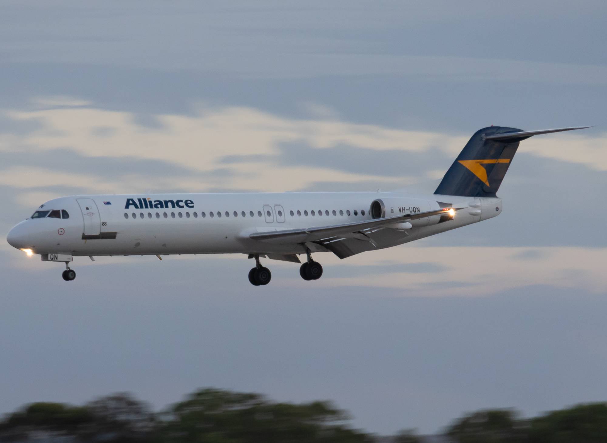 Alliance Airlines VH-UQN at YPAD by yue