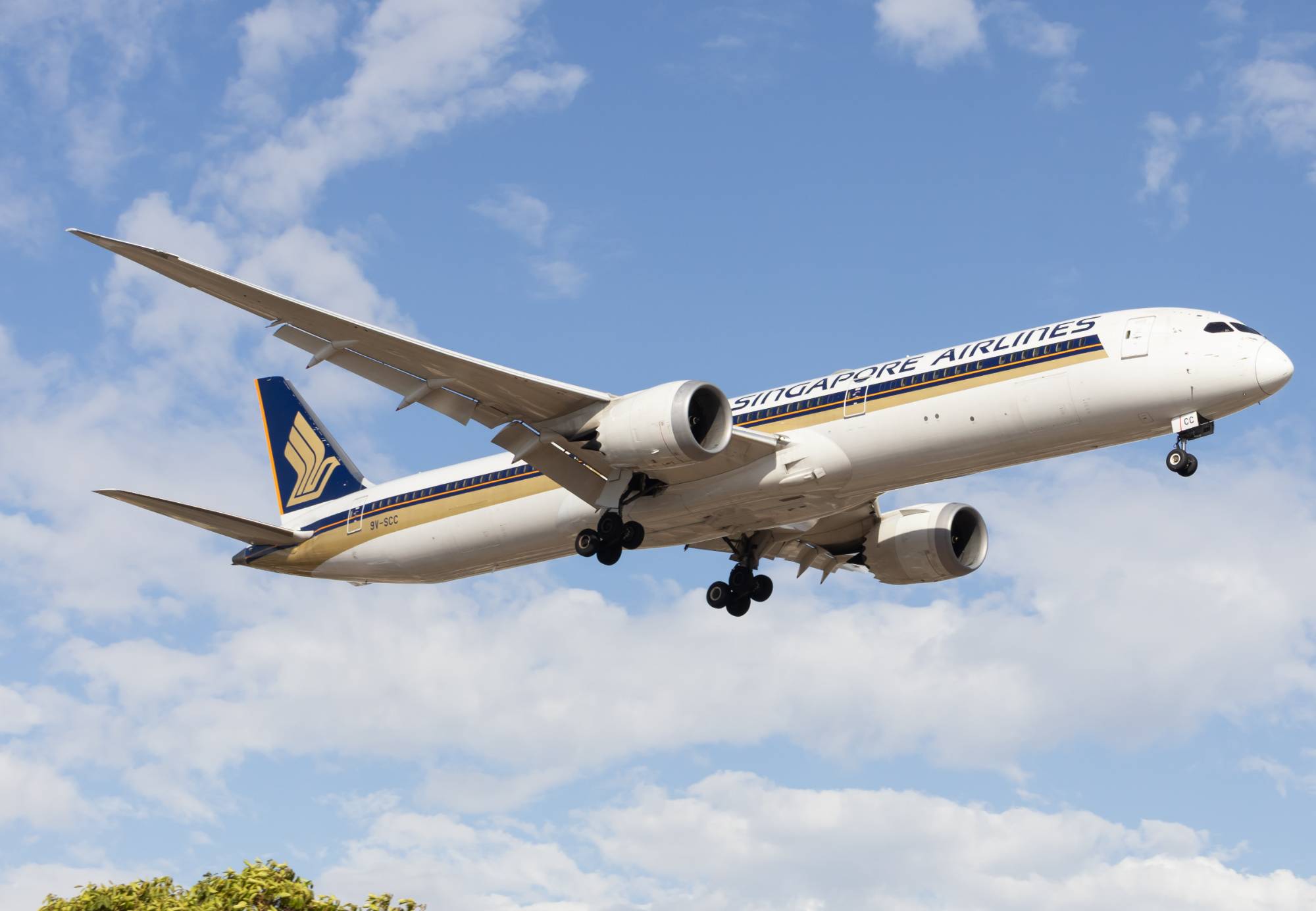 Singapore Airlines 9V-SCC at YPAD by yue