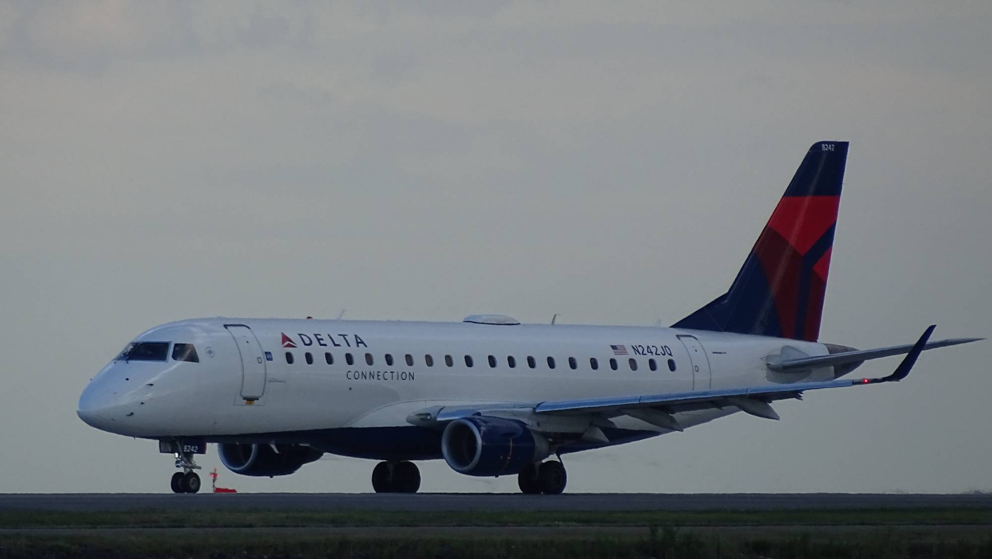 Republic N242JQ at KBOS by DuckOnABike