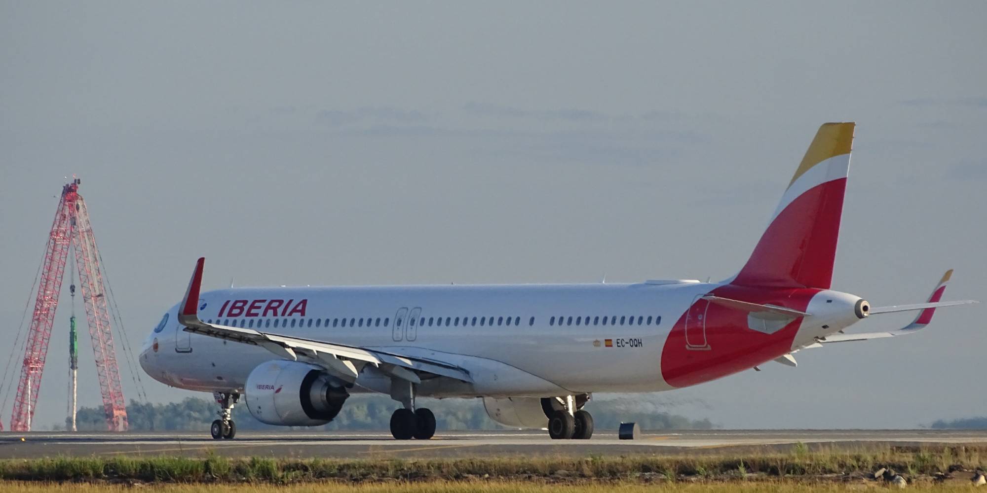 Iberia Airlines EC-OQH at KBOS by DuckOnABike