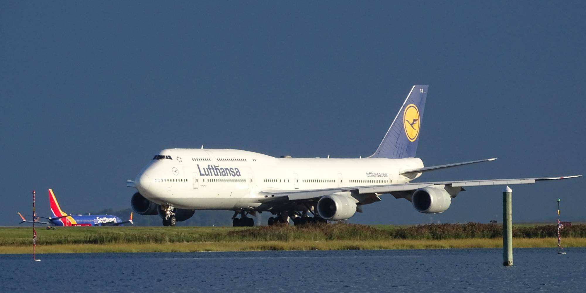 Lufthansa D-ABYJ at KBOS by DuckOnABike