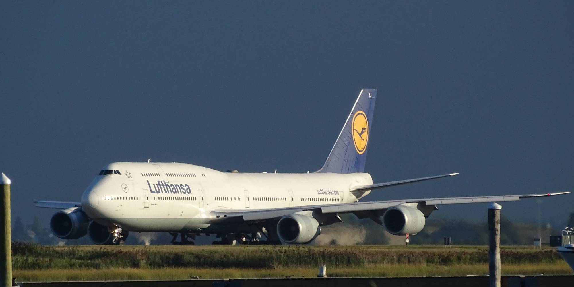 Lufthansa D-ABYJ at KBOS by DuckOnABike