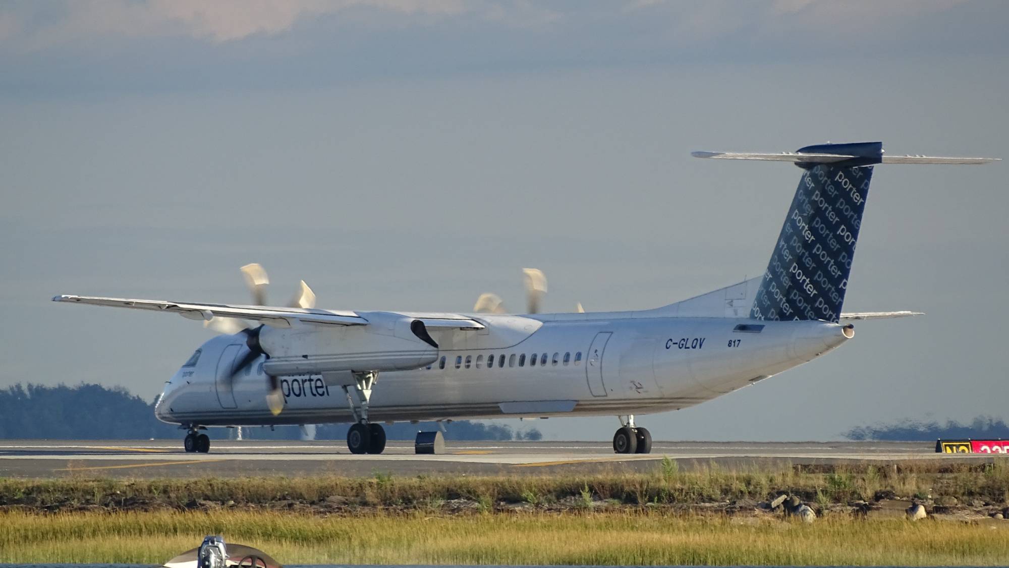 Porter Airlines C-GLQV at KBOS by DuckOnABike